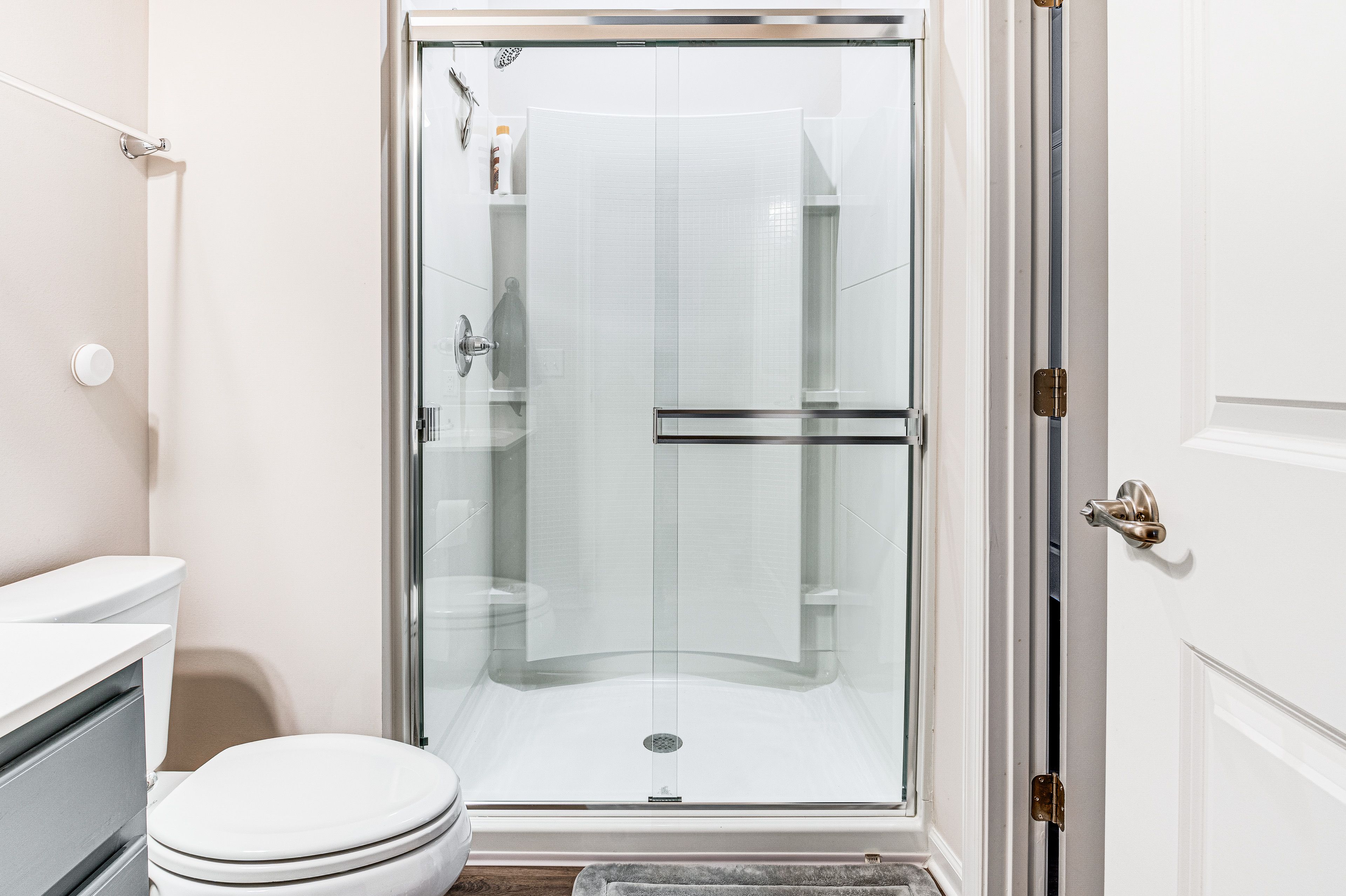 Full Bathroom | 2nd Floor