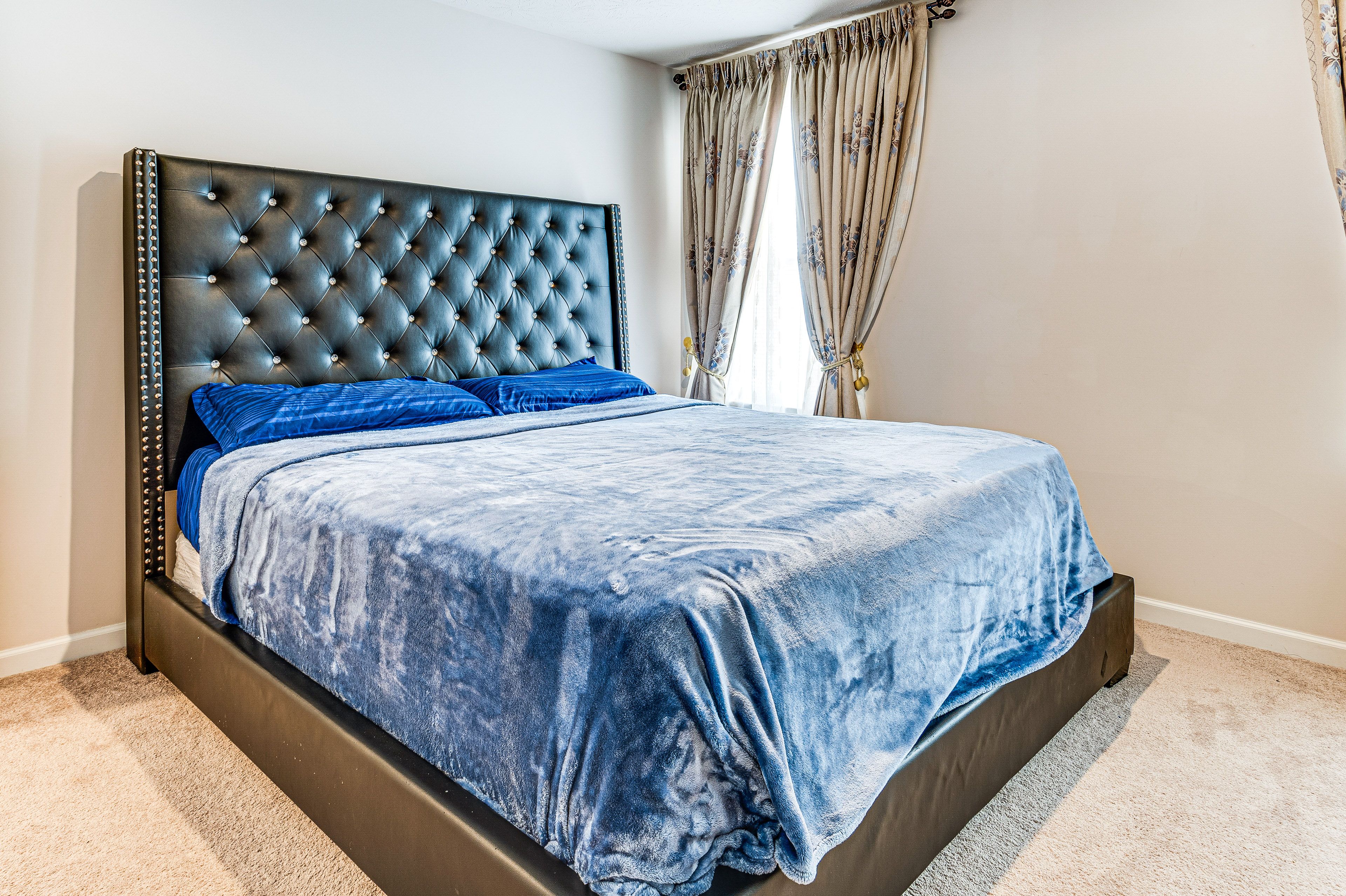 Bedroom 4 | California King Bed | Smart TV | 2nd Floor