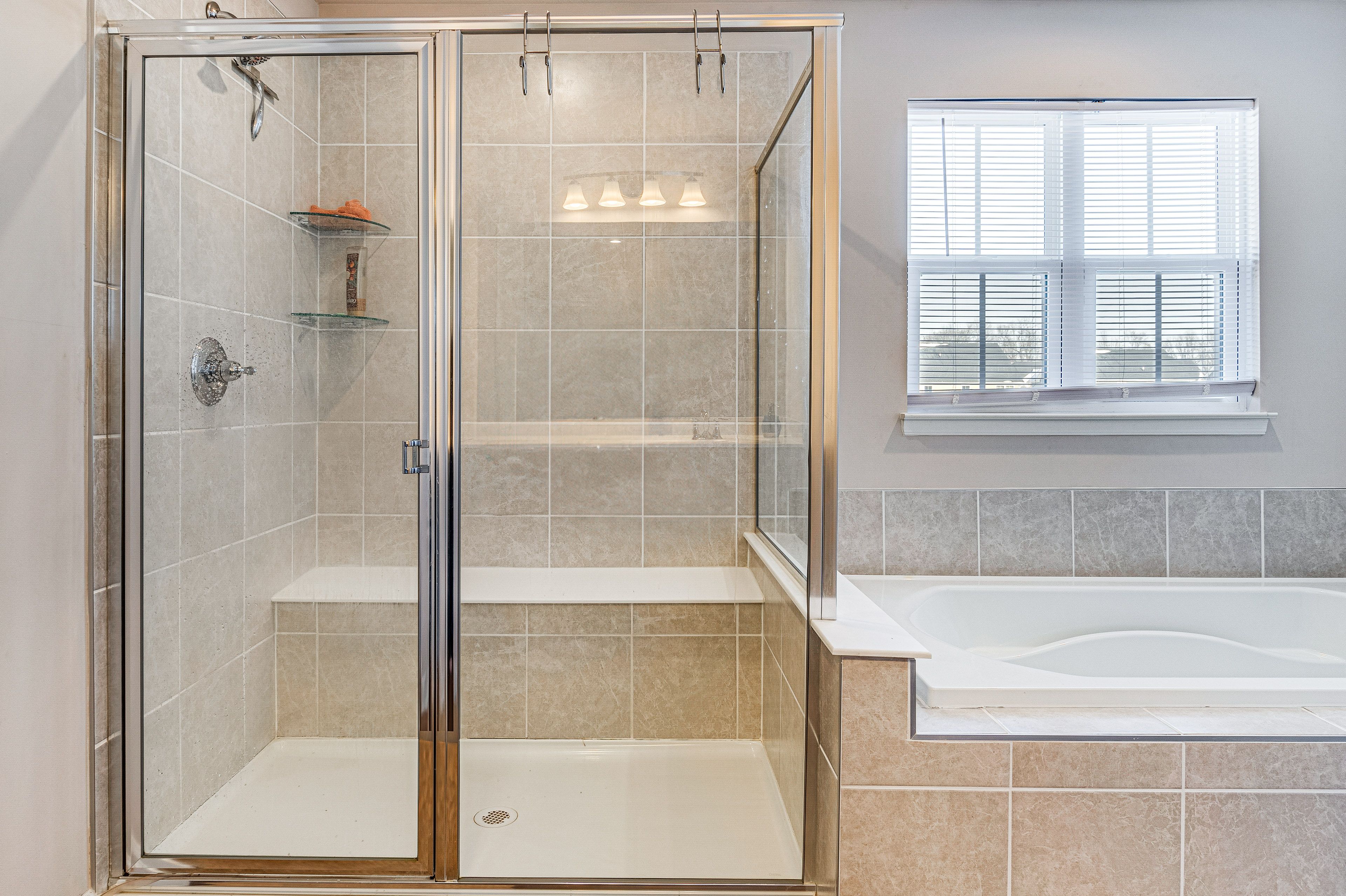 Full Bathroom | 2nd Floor