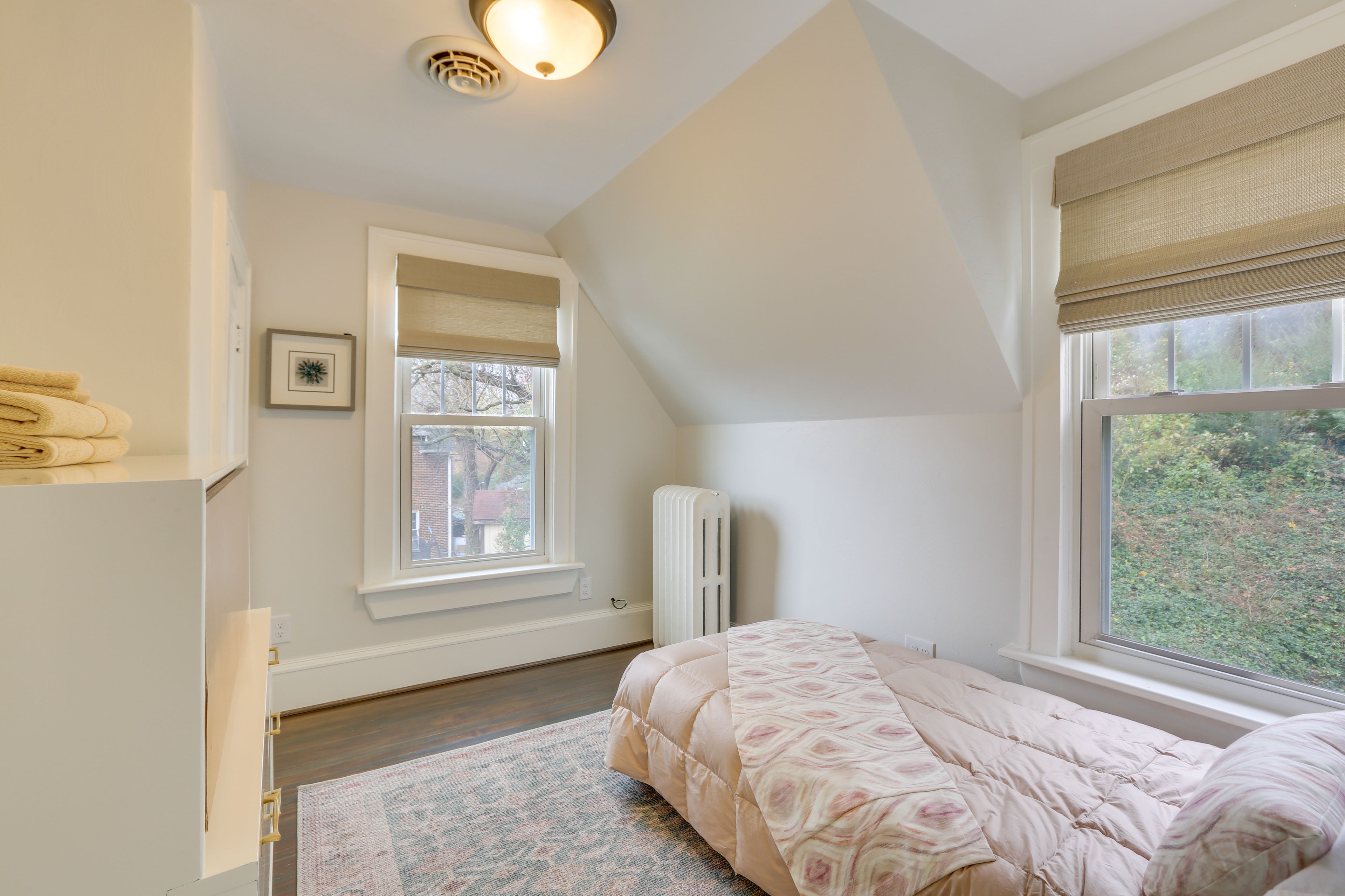 Bedroom 3 | Twin Bed | 2nd Floor