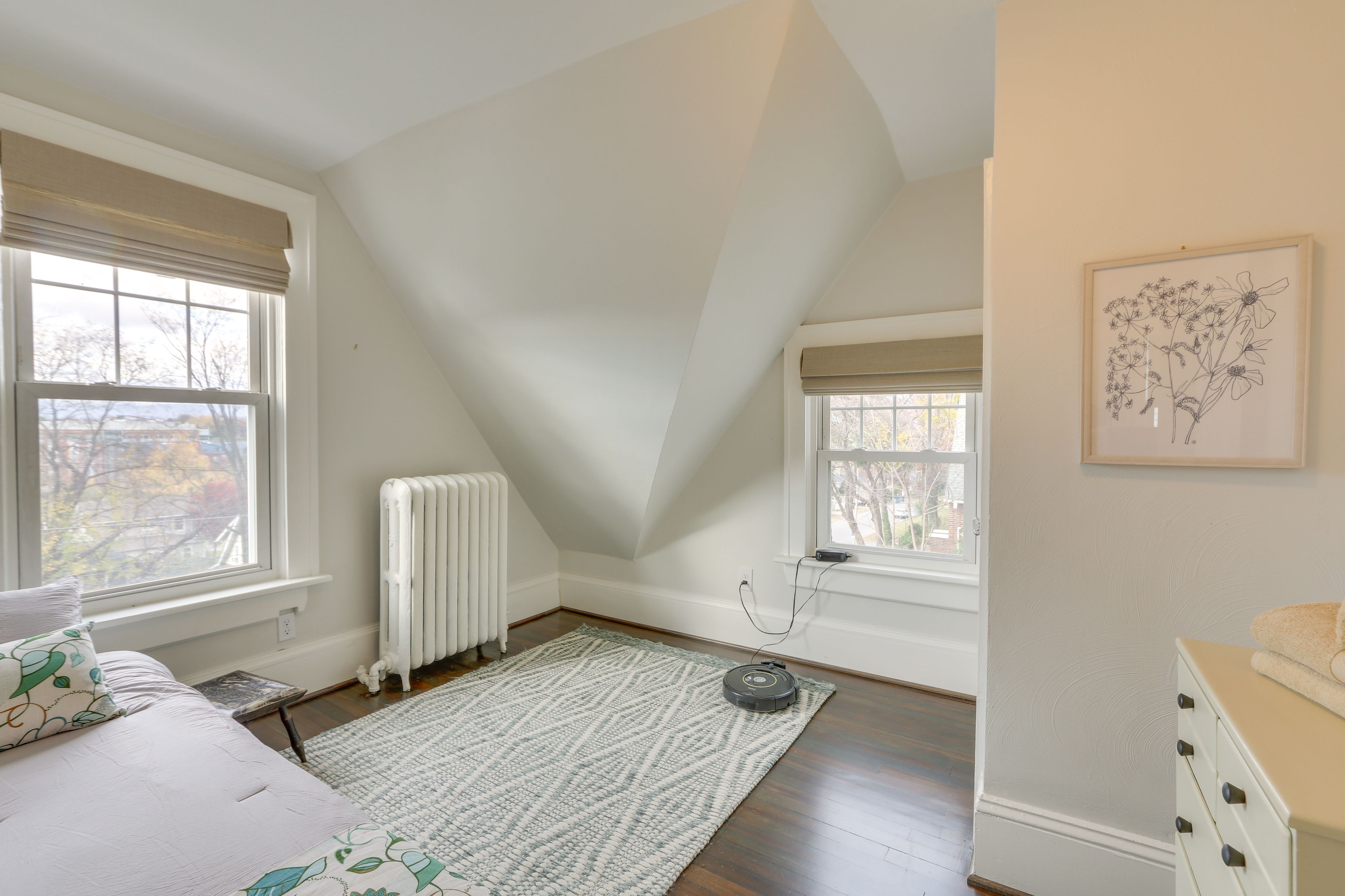 Bedroom 2 | Twin Bed | 2nd Floor | Hangers