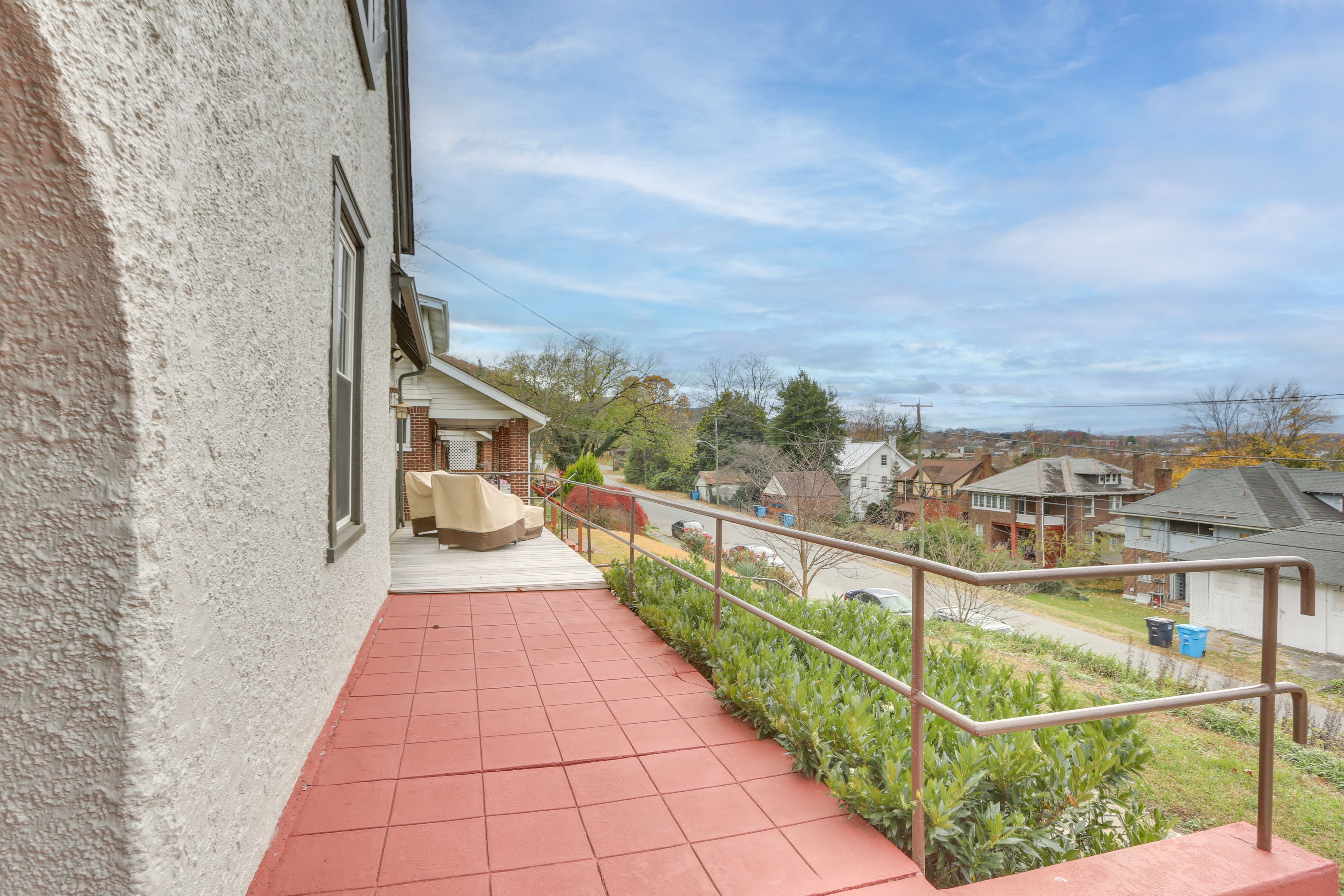 Wraparound Porch | Mountain Views