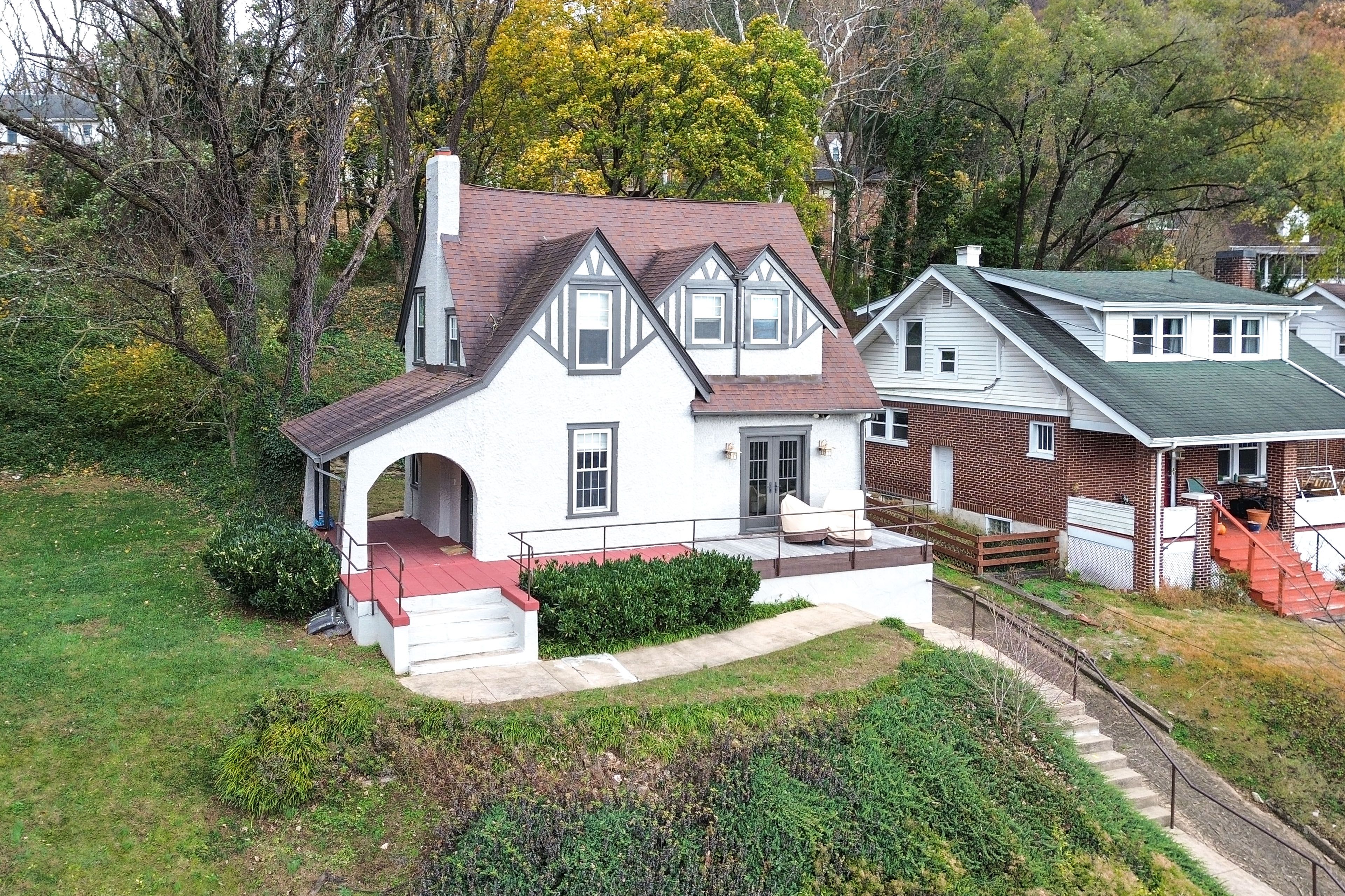 Roanoke Vacation Rental | 3BR | 1BA | 1,374 Sq Ft | Stairs Required