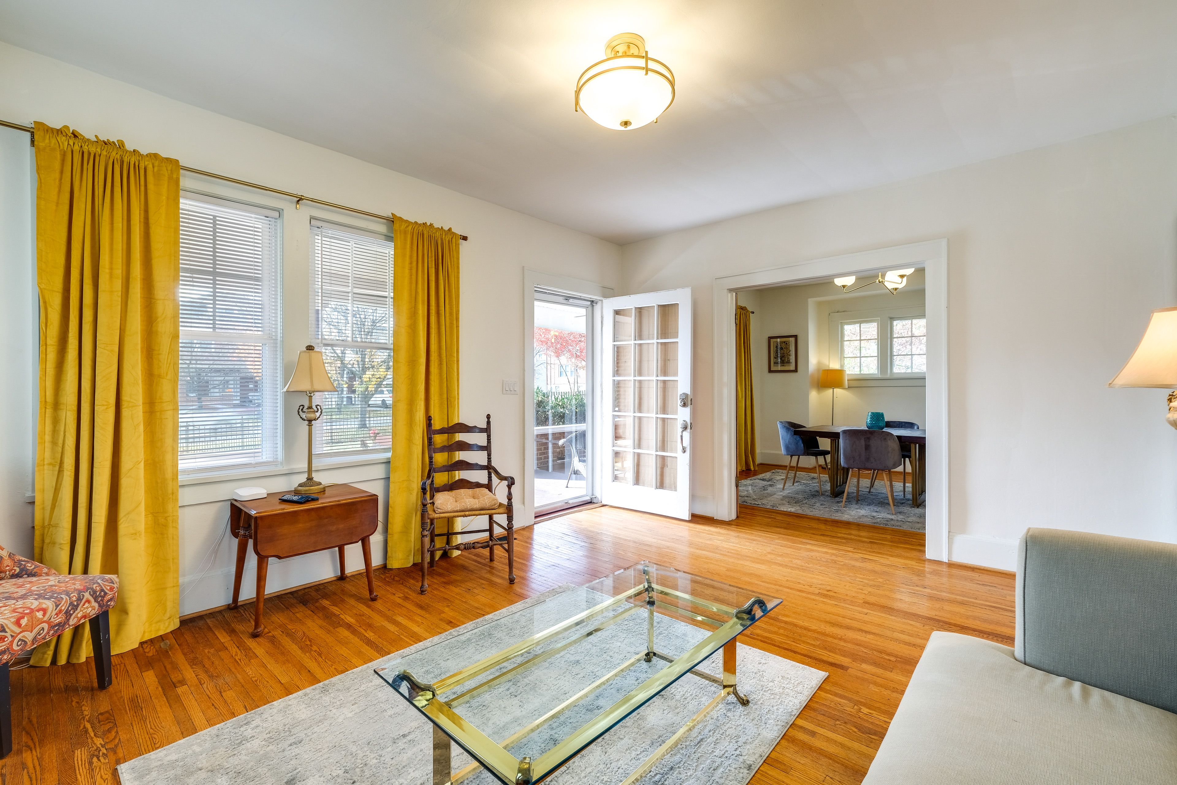 Roanoke Vacation Rental | 1BR | 1BA | 1,000 Sq Ft | Stairs Required
