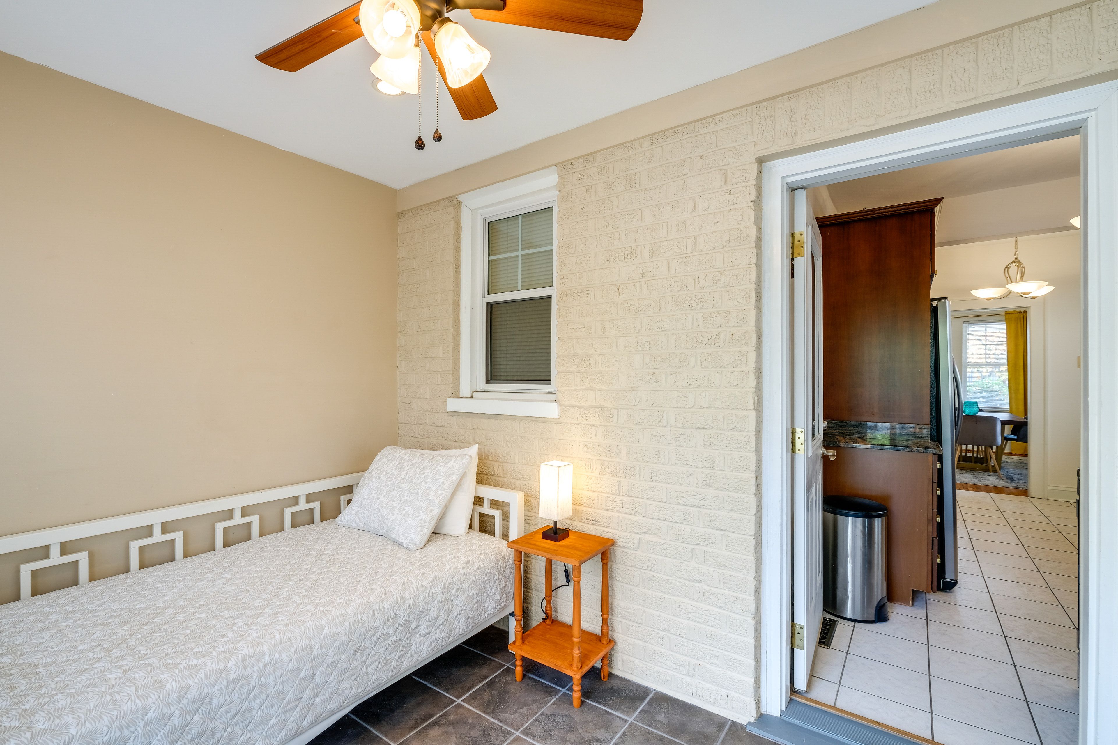 Sunroom | Twin Daybed | Heated Floors