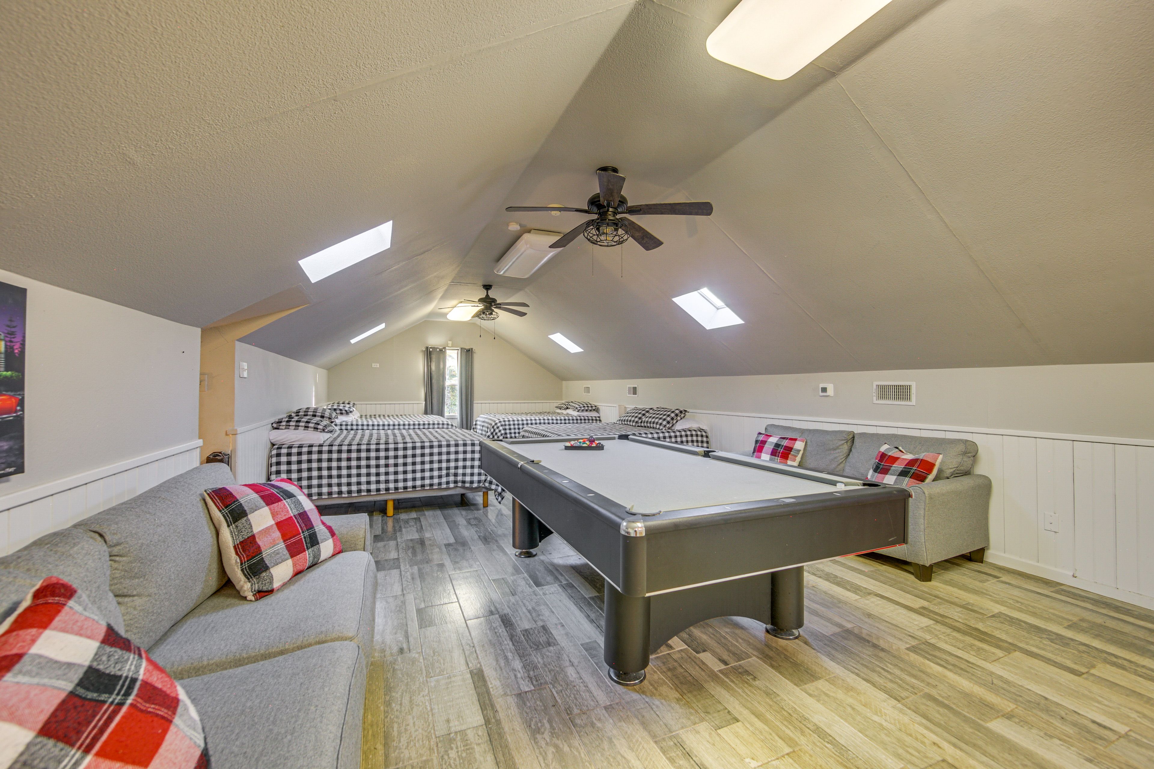 Game Room | Pool Table | Dartboard | 4 Queen Beds | 3rd Floor