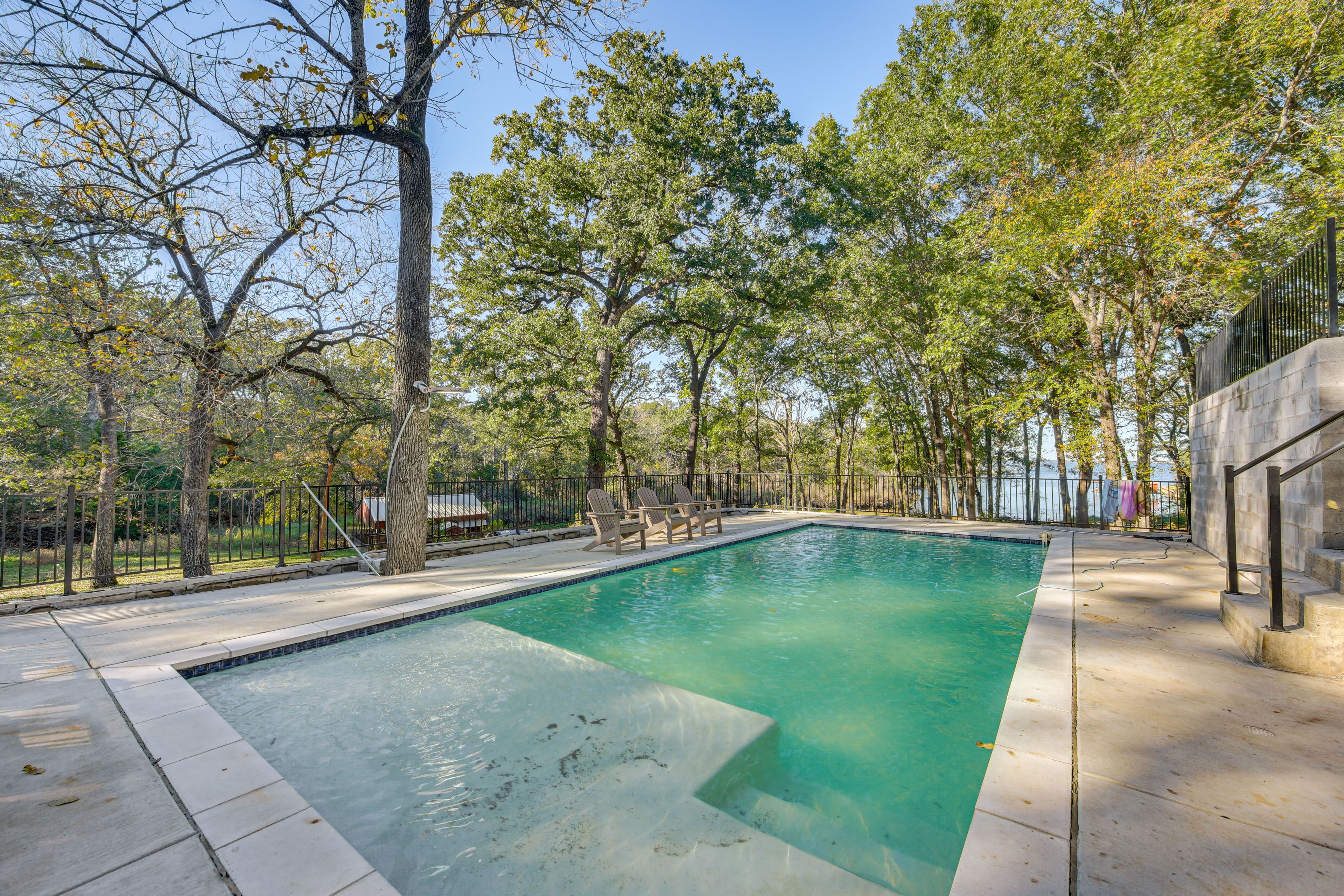 Streetman Vacation Rental | 3BR | 3.5BA | 3,608 Sq Ft | Steps Required