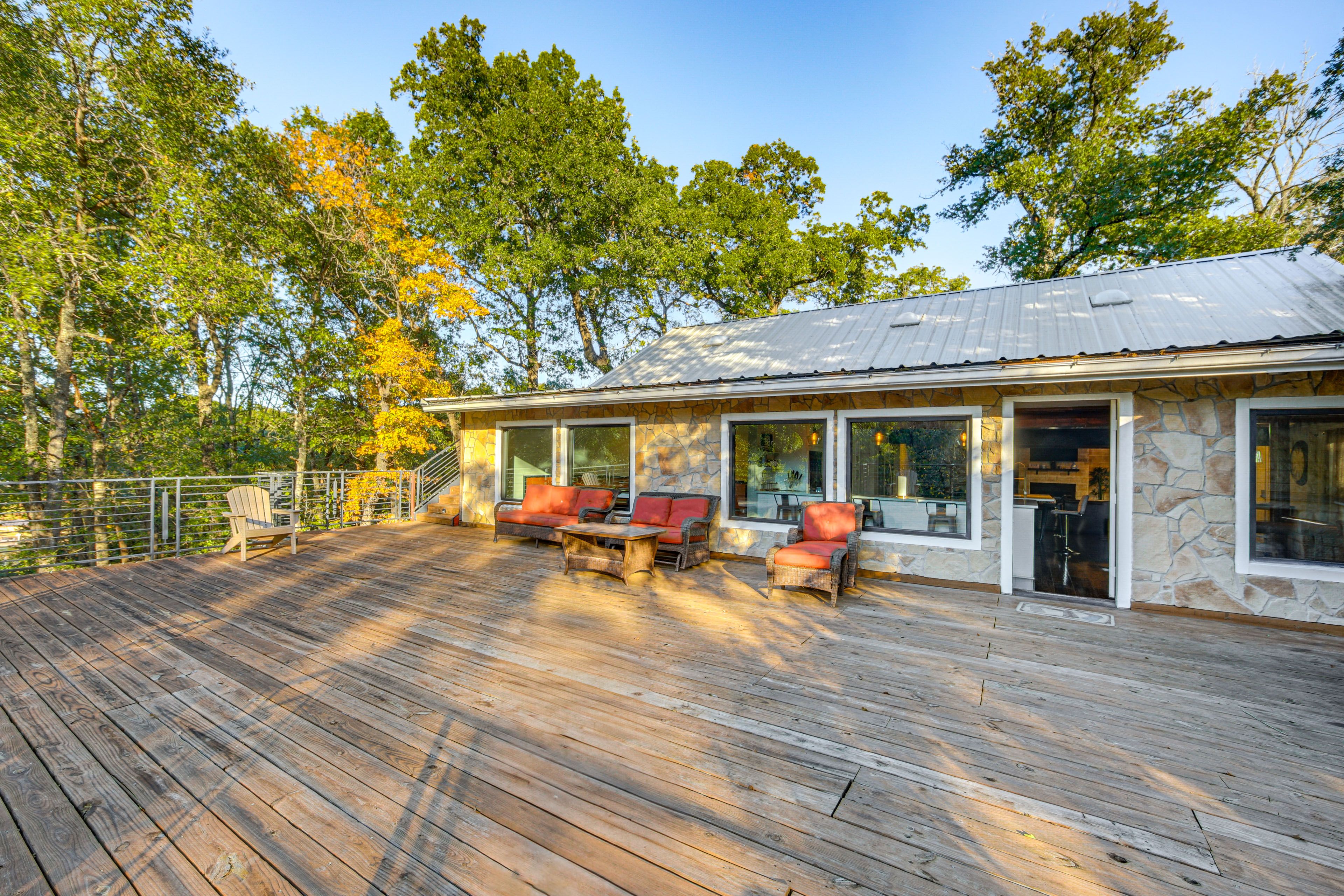 Deck | Outdoor Seating