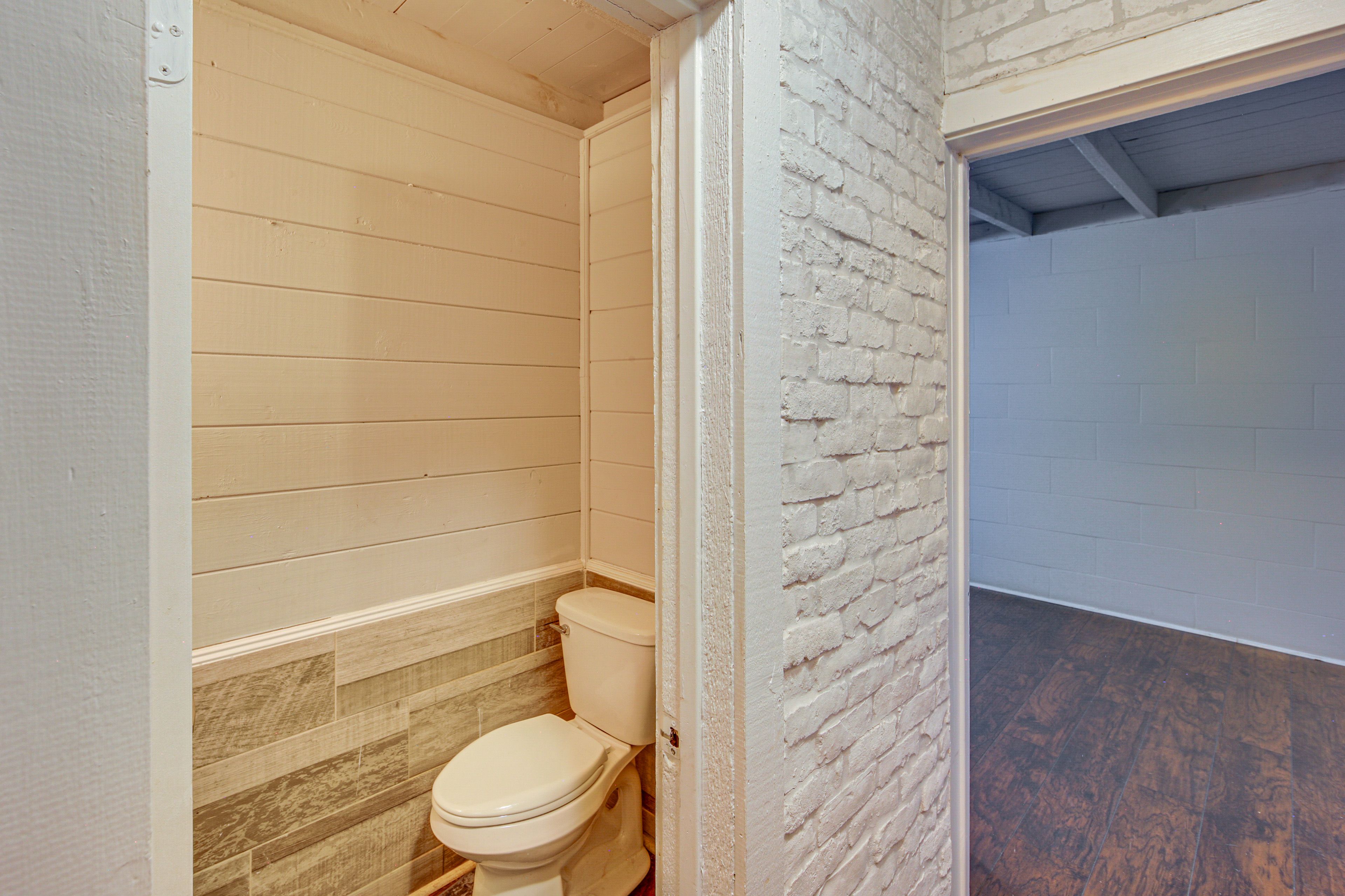 Half Bathroom | 2nd Floor