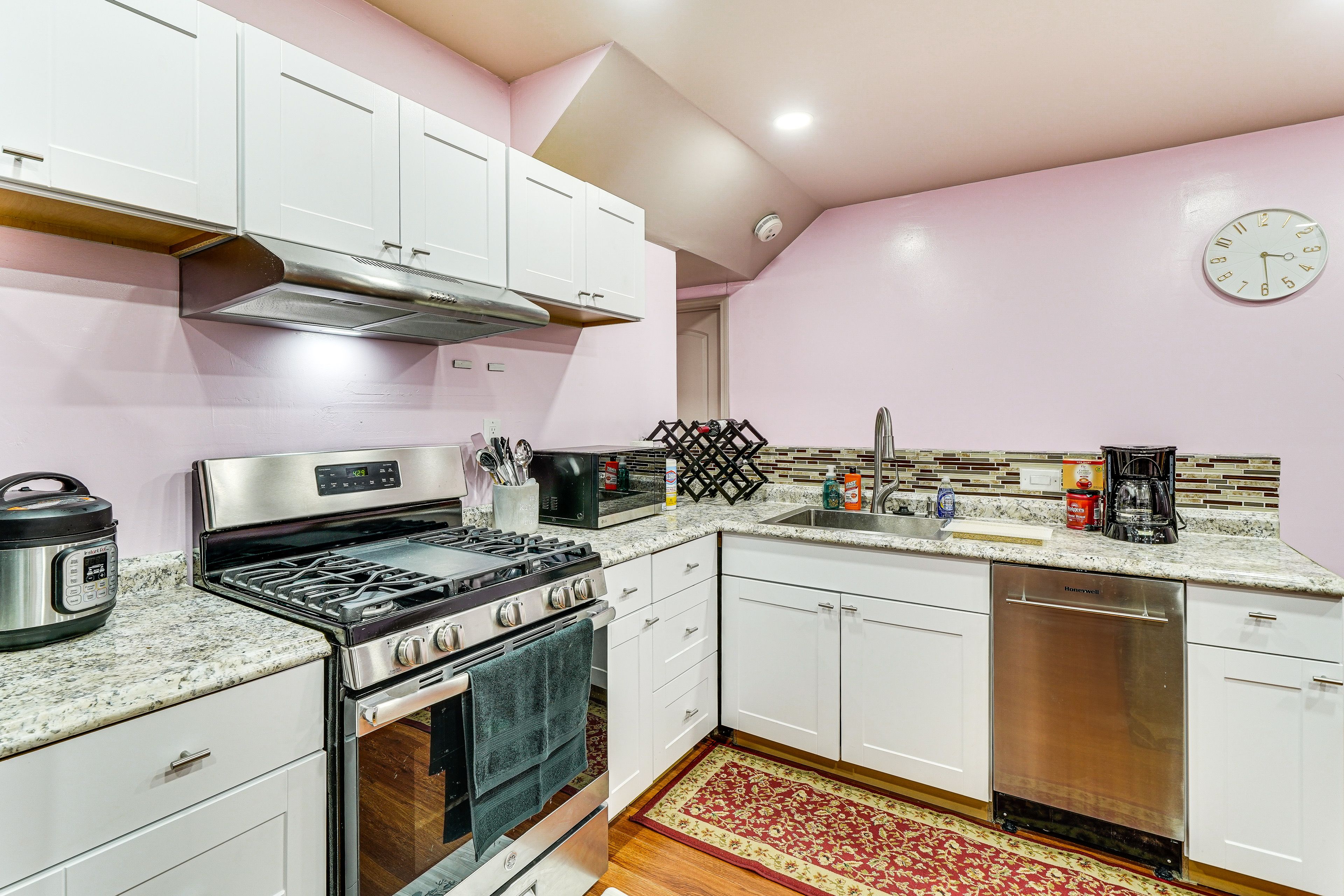 Kitchen | Toaster | Trash Bags & Paper Towels