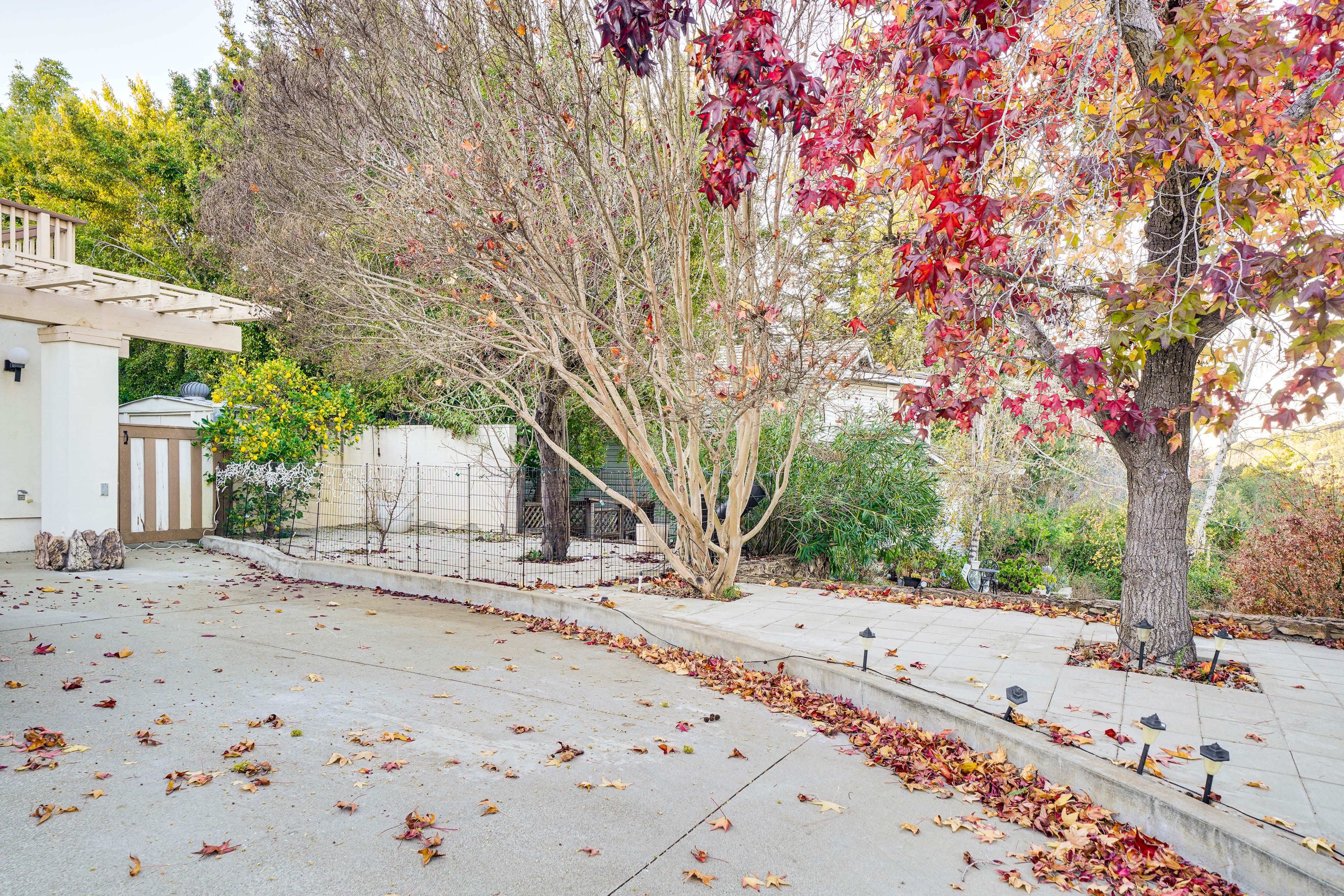 Parking | Shared Driveway (1 Vehicle) | RV Parking Allowed