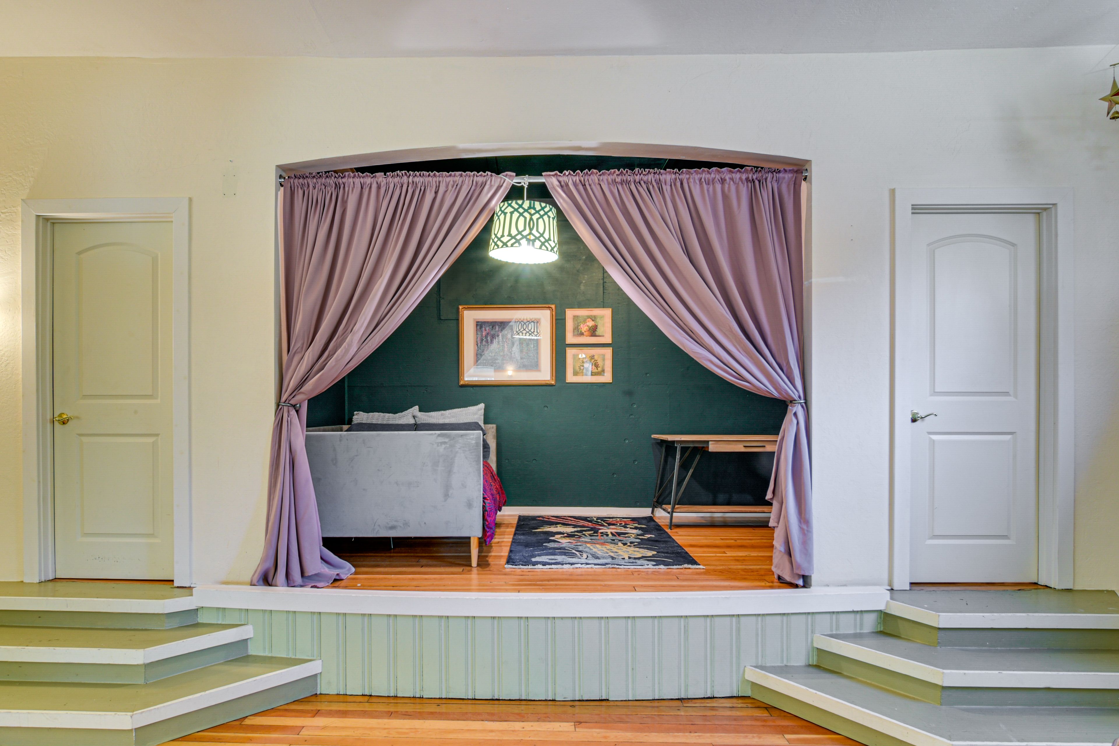 Sleeping Nook (Stage) | Full Bed