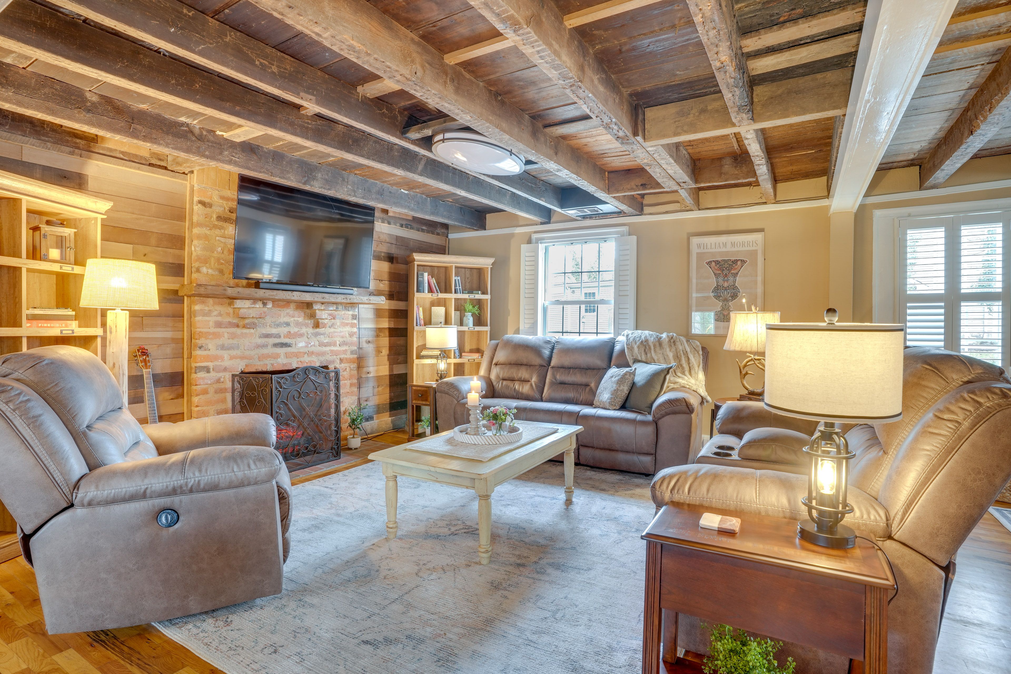 Fredericksburg Vacation Rental | 2BR | 1.5BA | 1,500 Sq Ft | Stairs Required