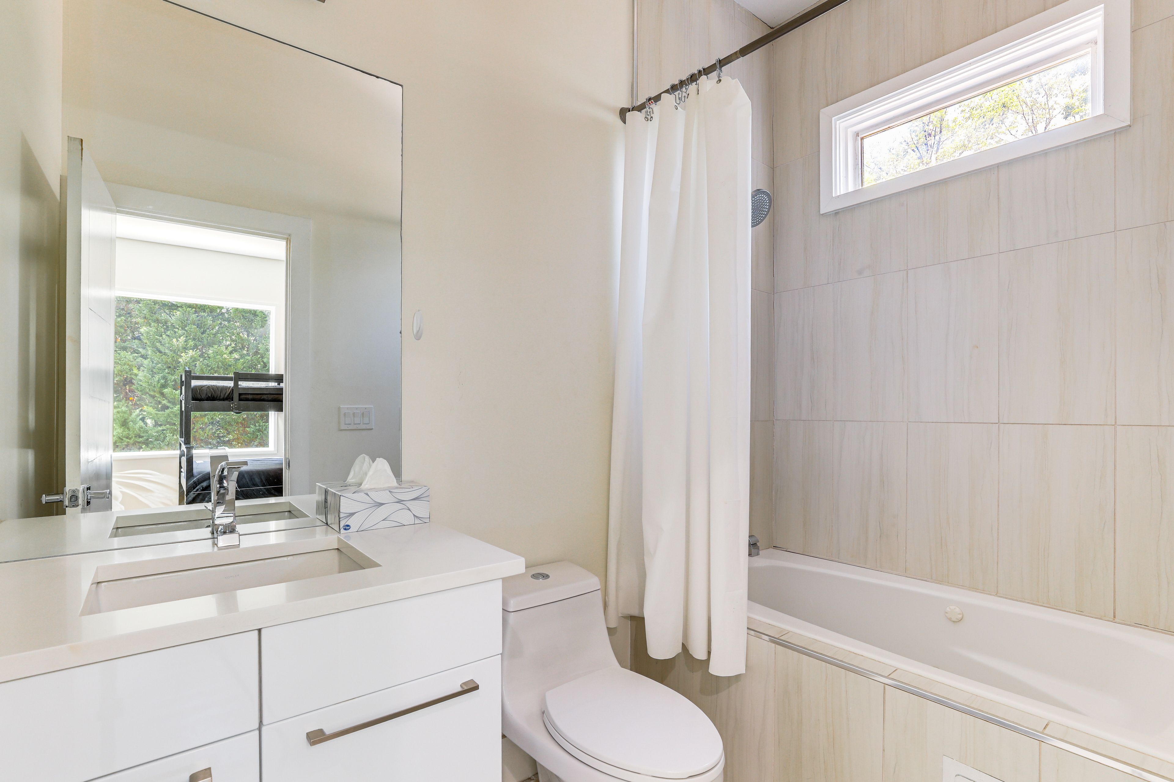 En-Suite Bathroom | 2nd Floor