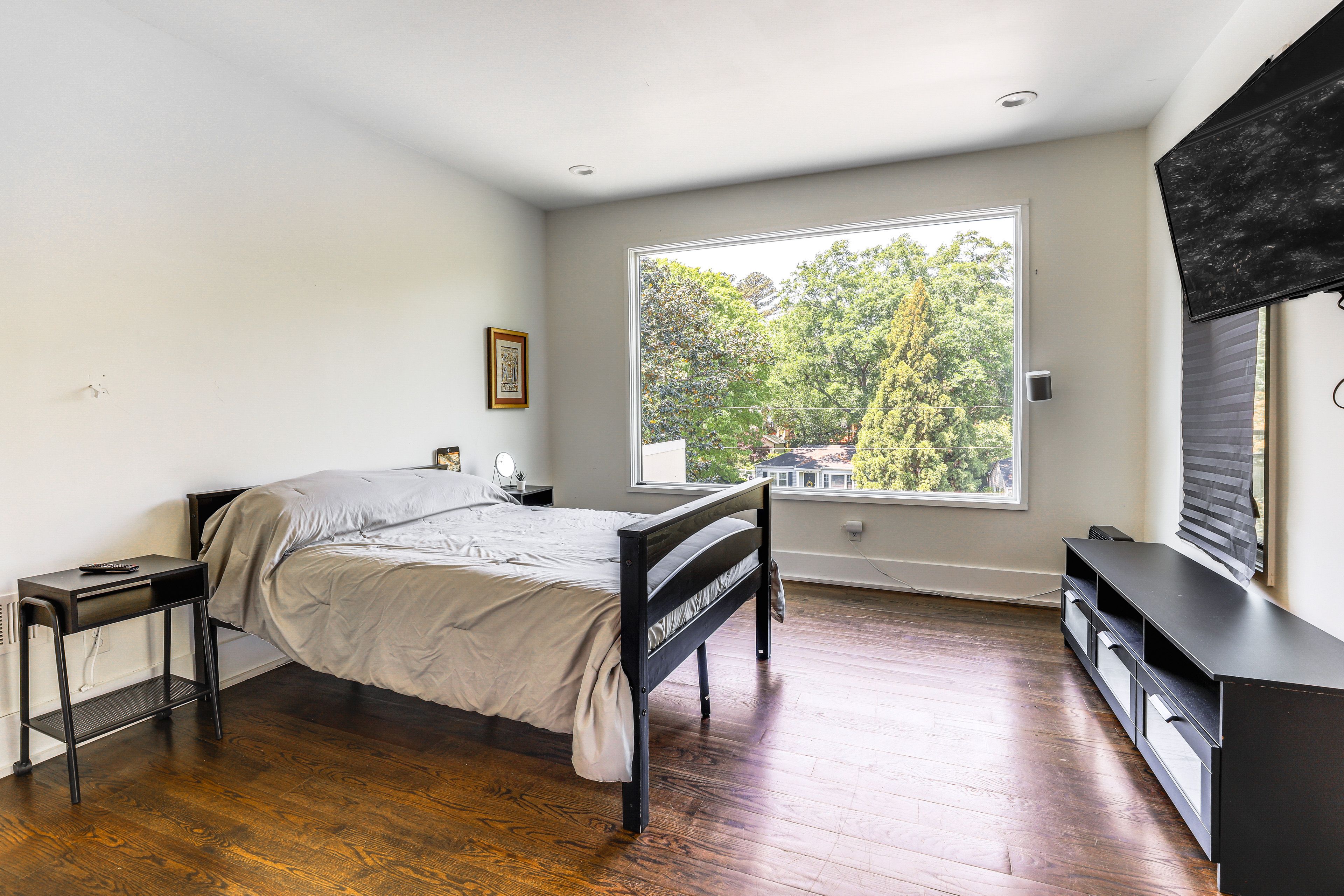 Bedroom Suite 5 | Full Bed | 3rd Floor
