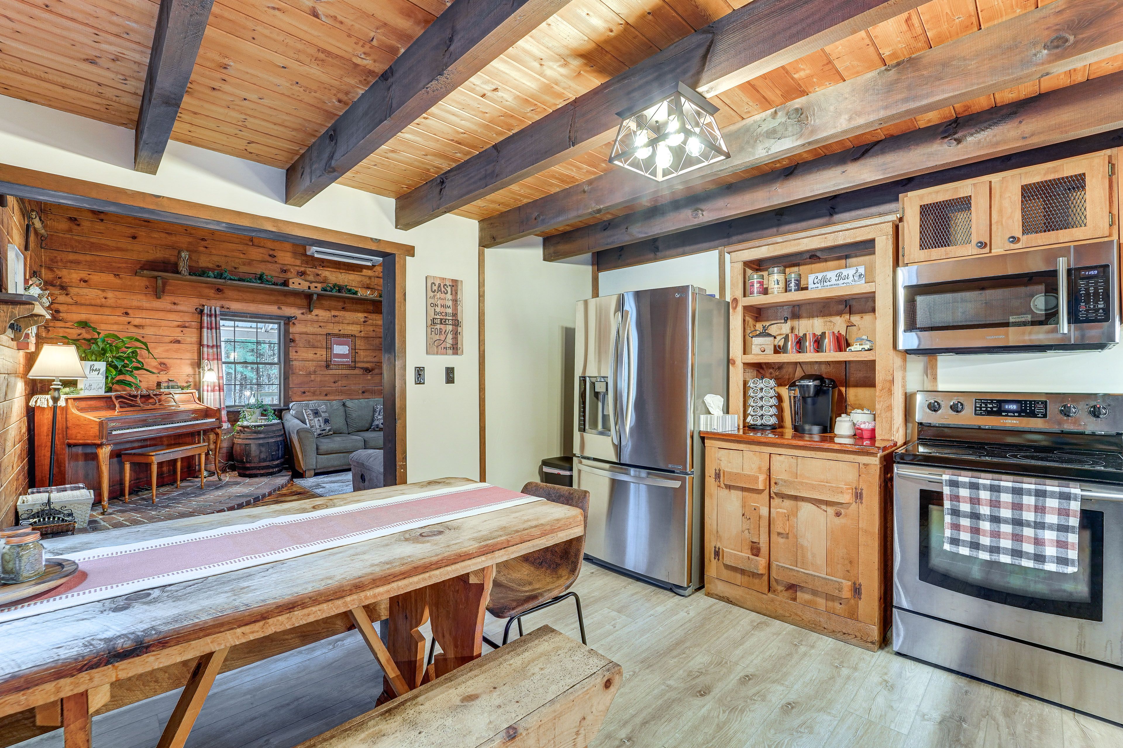 Kitchen | Main Level