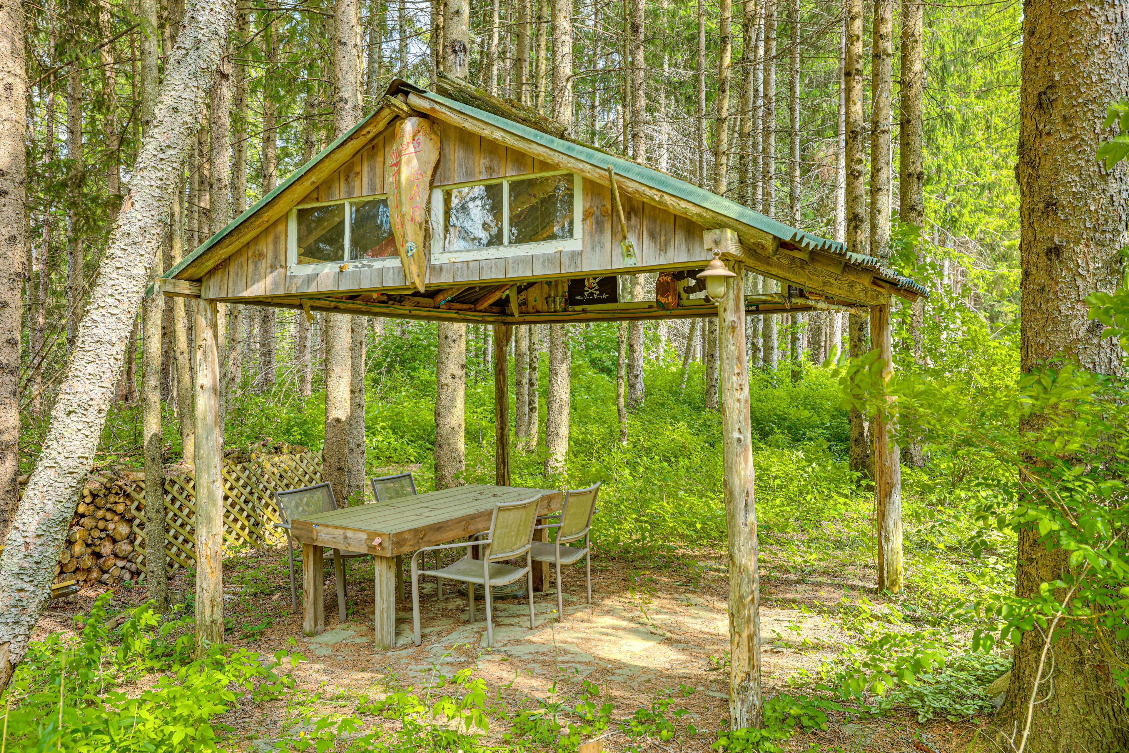 Private Pavilion | Dining Space | Wooded Setting