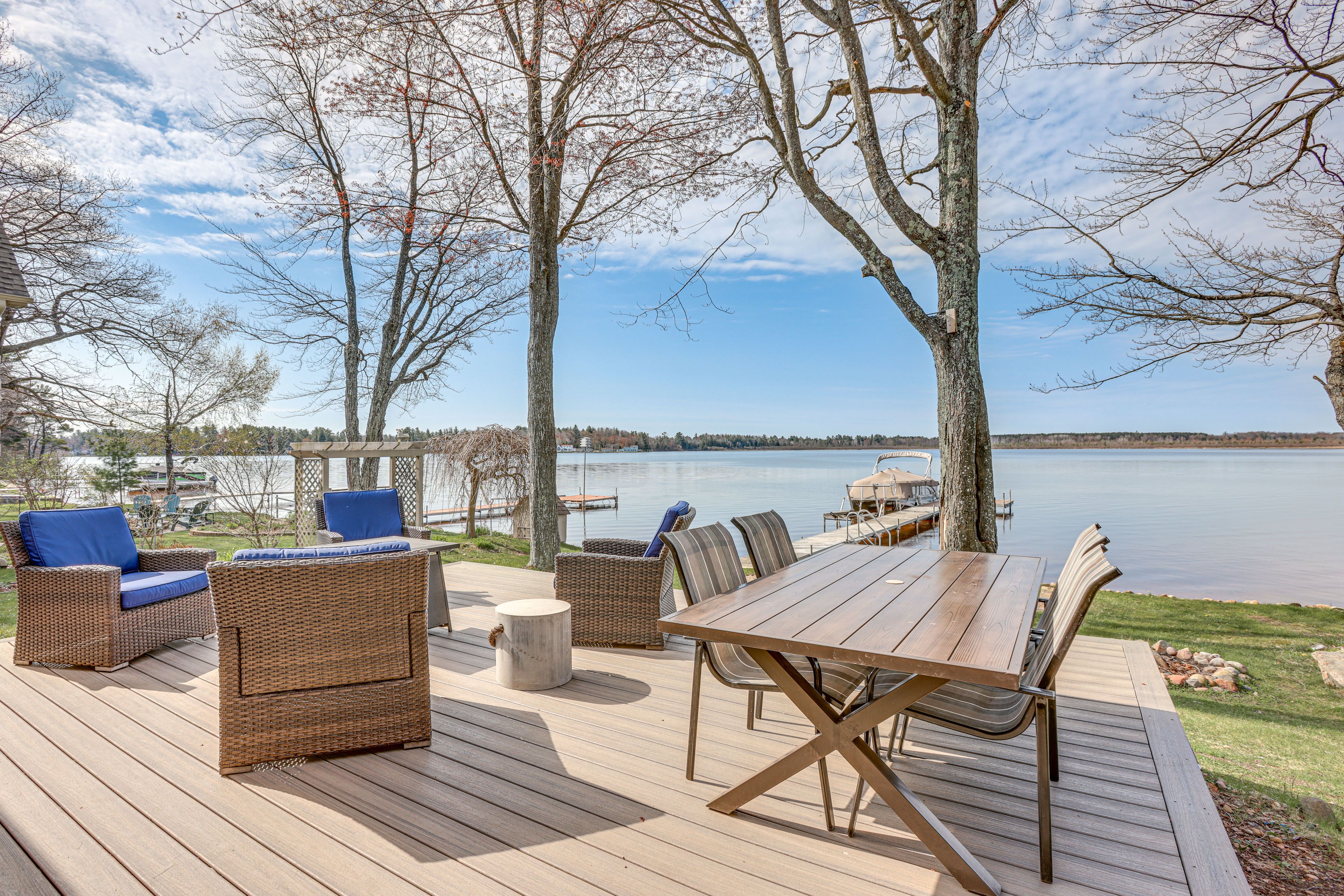 Private Deck | Outdoor Seating | Gas Grill | Fire Table