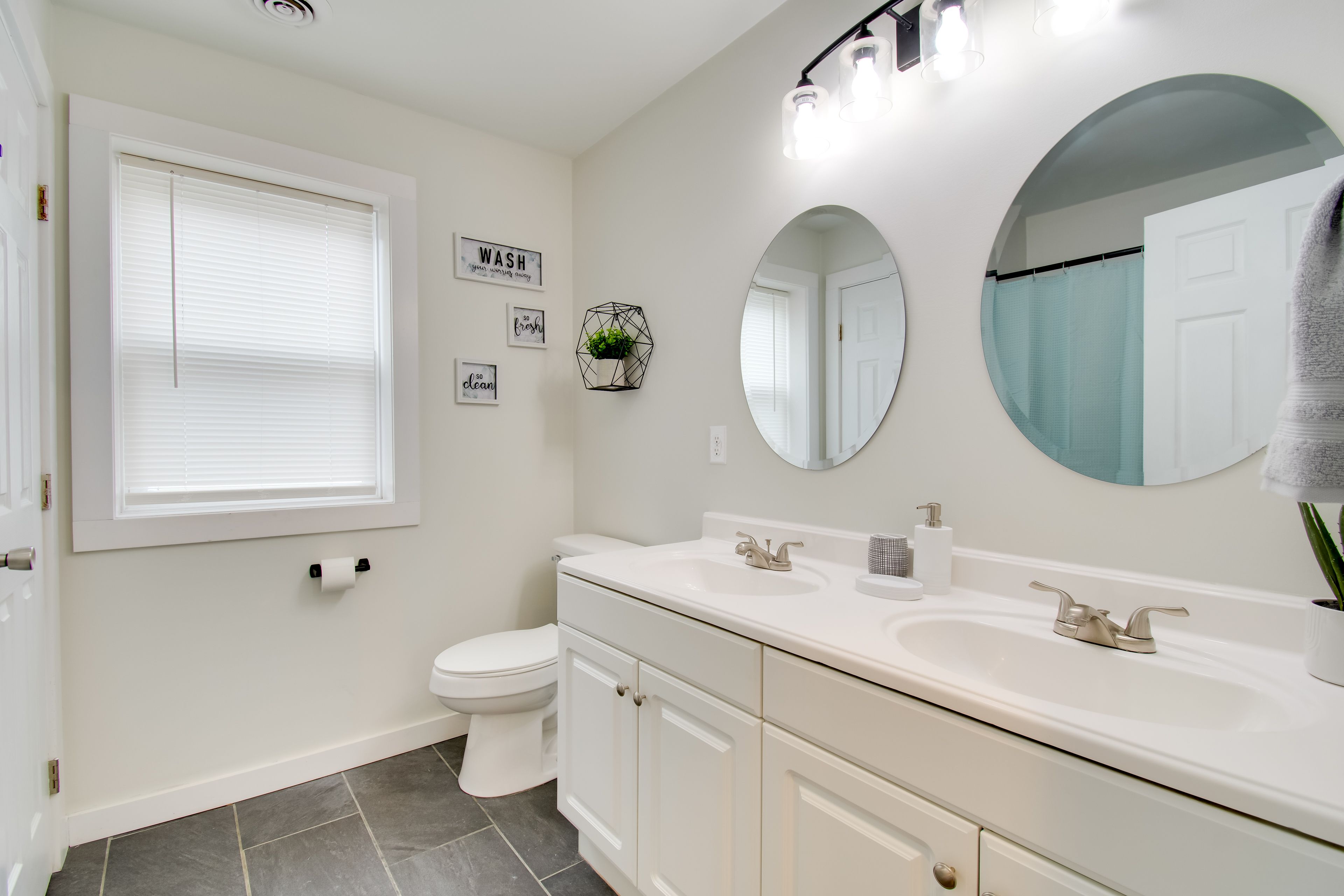 Bathroom | Towels Provided