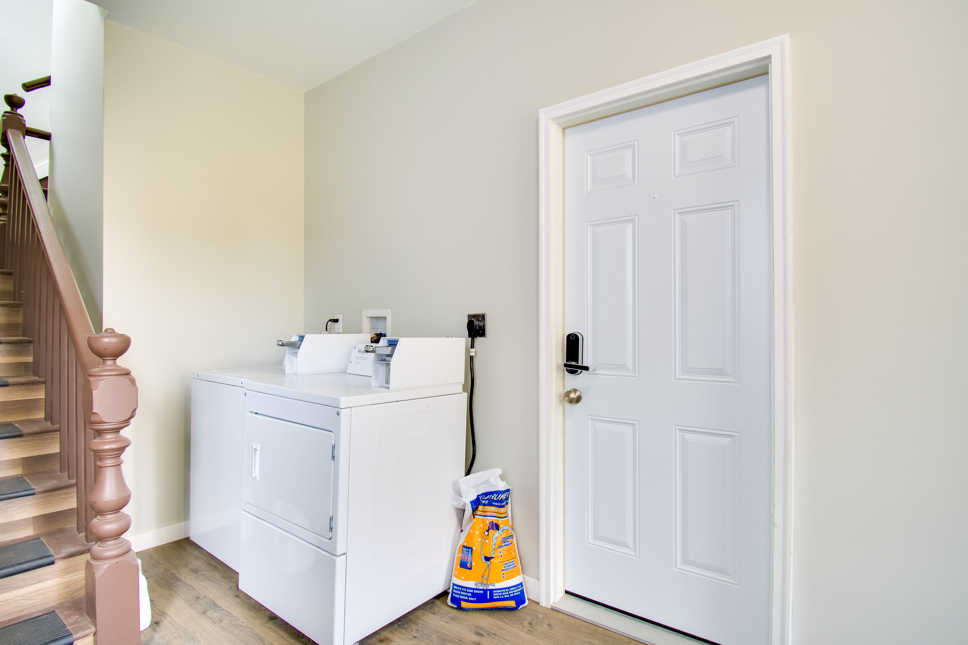 Coin Laundry | Main Floor