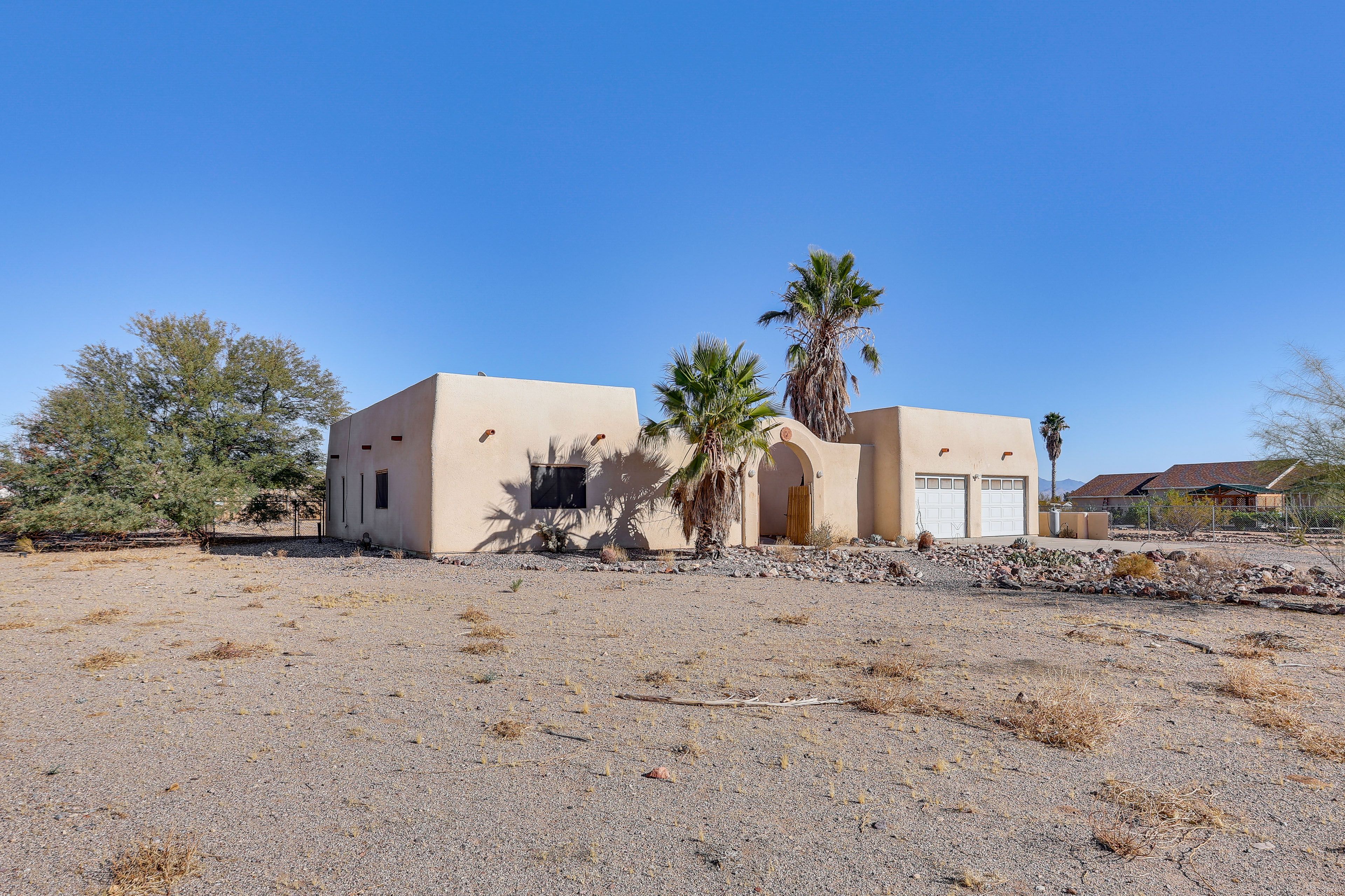 Parking | Driveway (Ample Parking) | RV/Trailer Parking Allowed