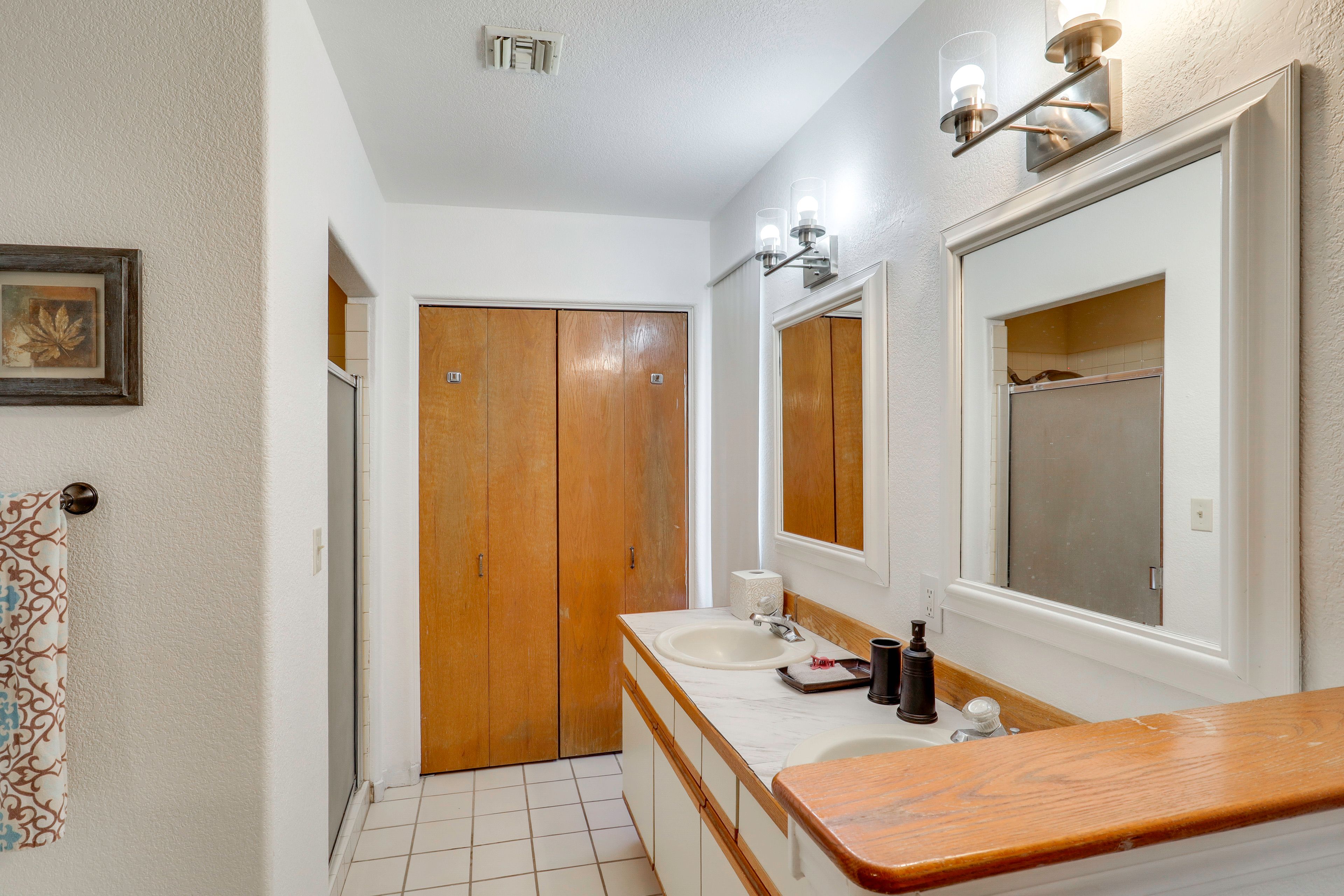 En-Suite Bathroom | Towels Provided