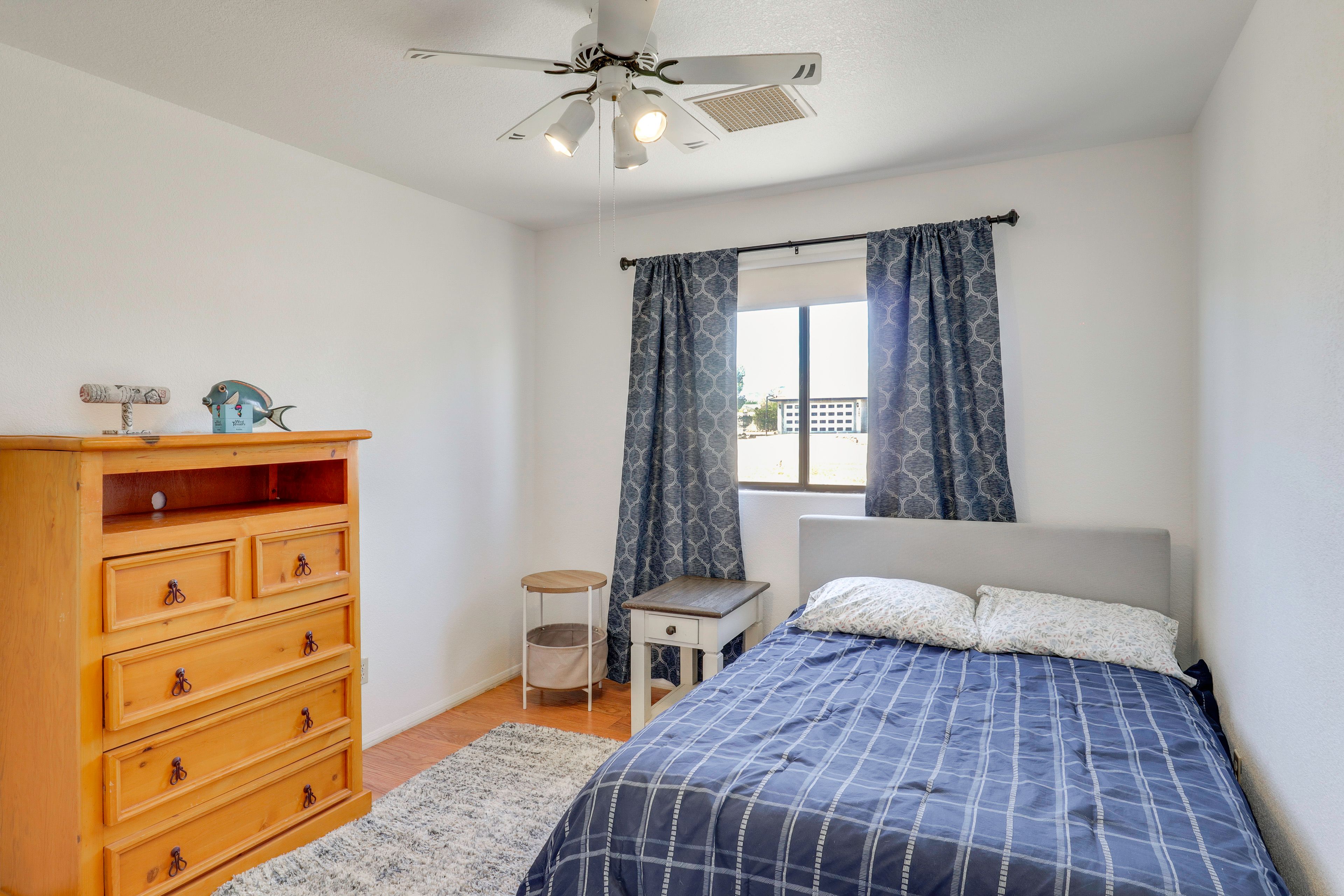 Bedroom 2 | Queen Bed | Smart TV