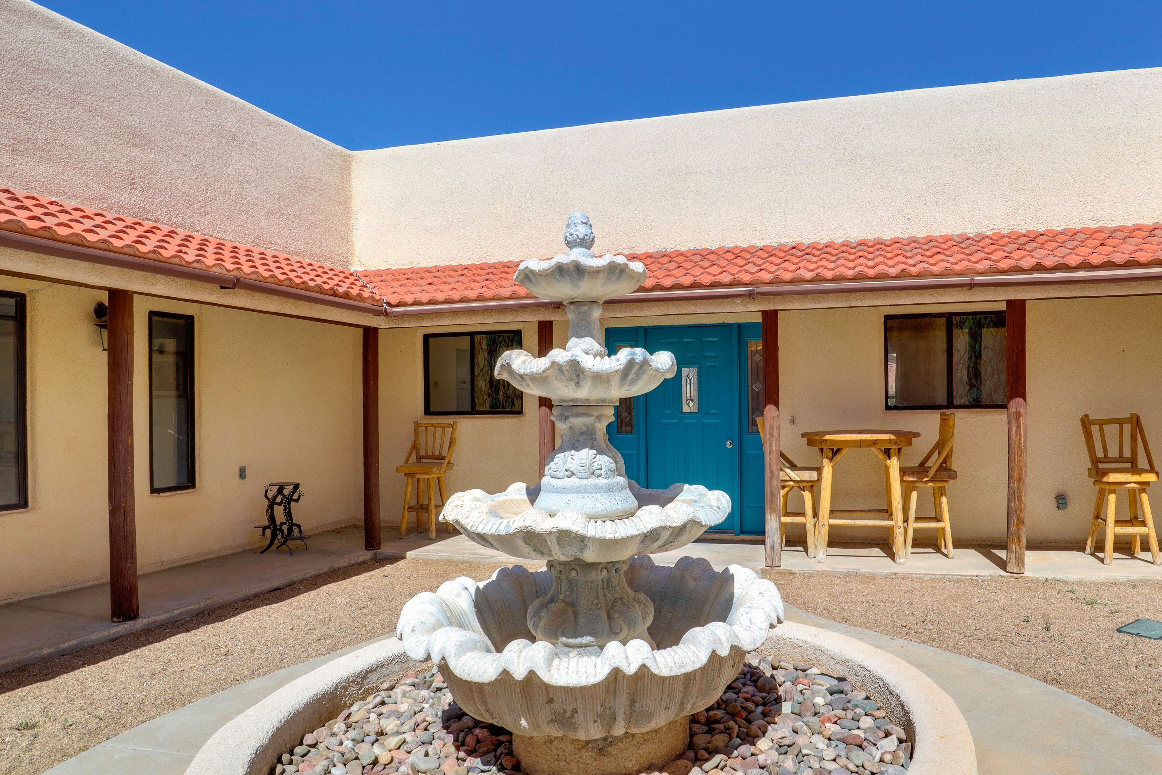 Private Courtyard | Outdoor Dining