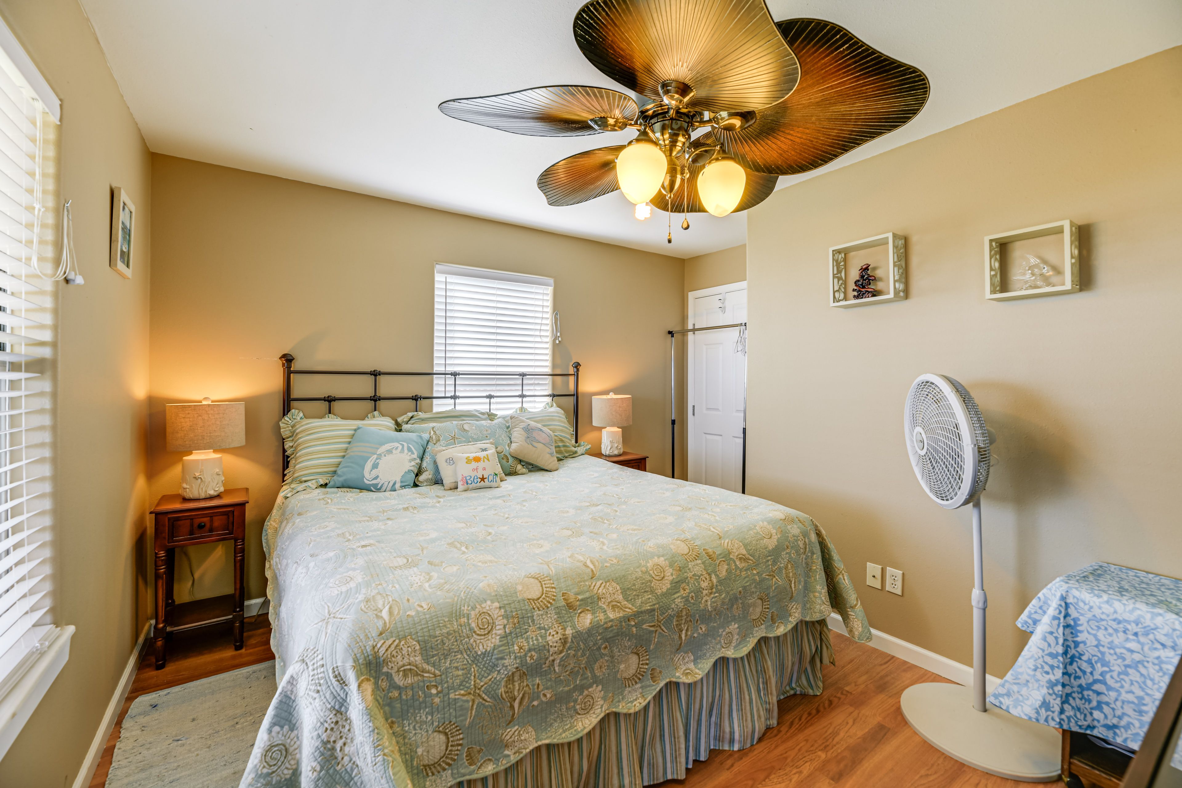 Bedroom 1 | King Bed | Smart TV w/ Cable