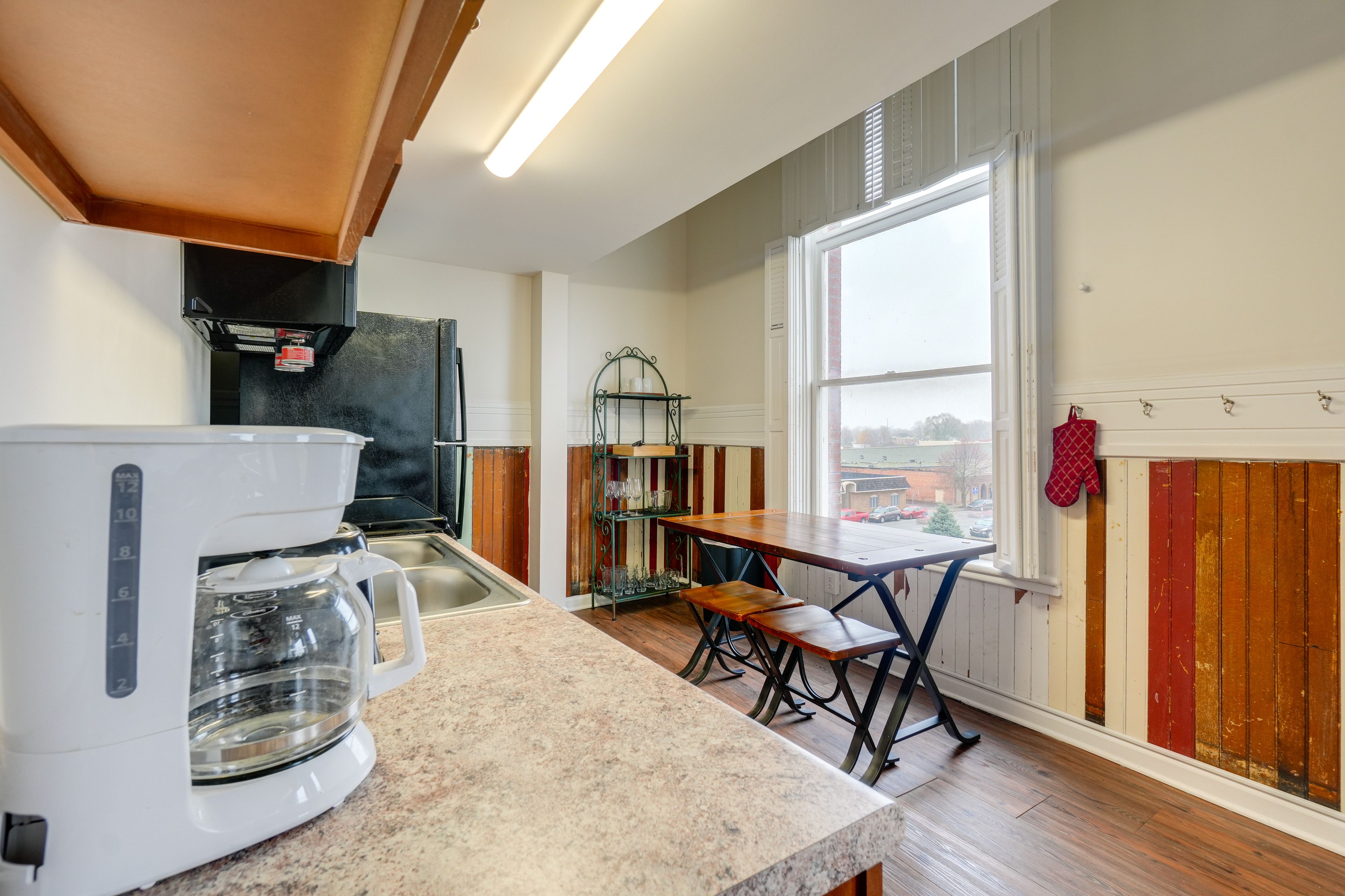 Kitchen & Dining Area | Lower Level | 2-Story Unit on 3rd Floor