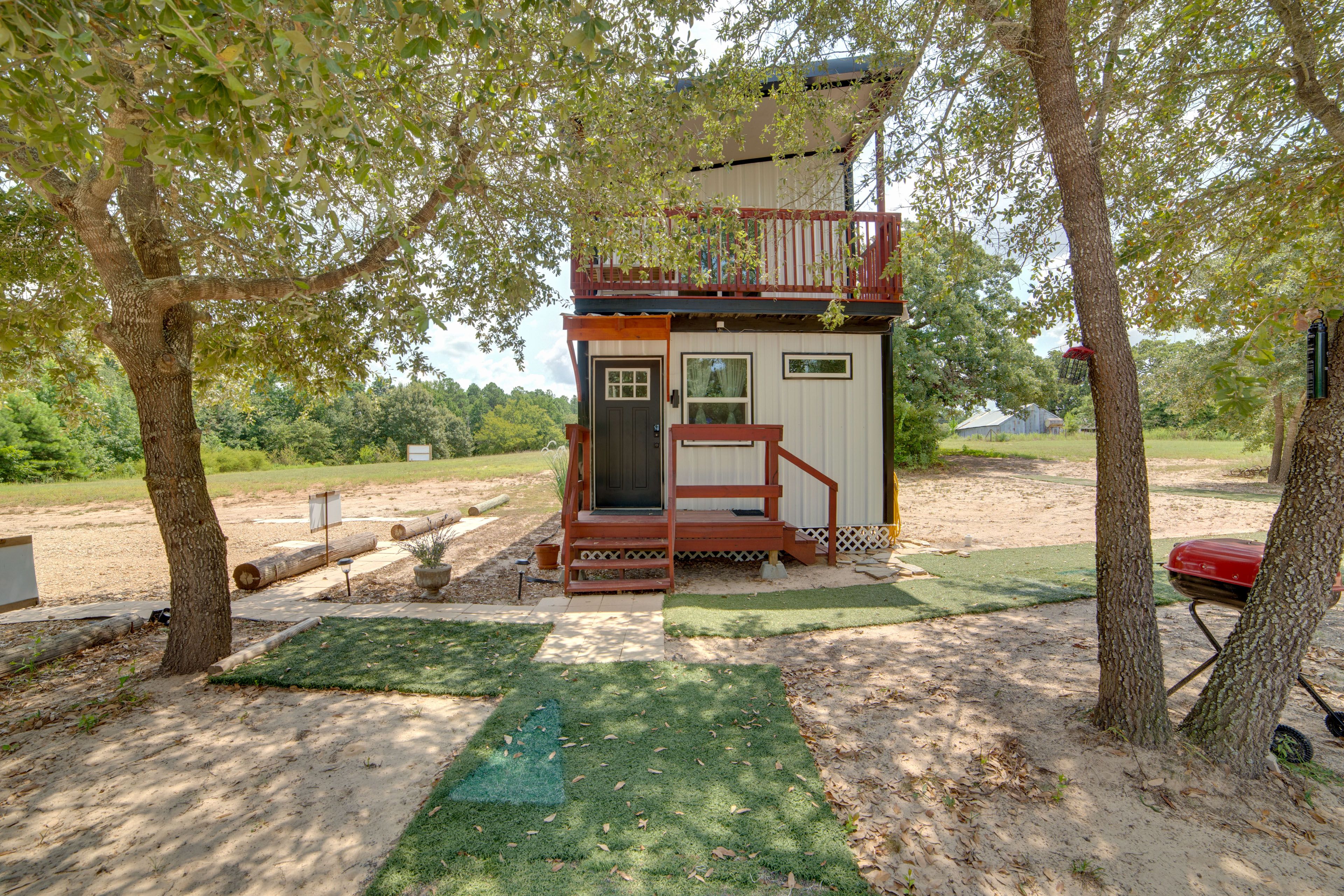 Exterior | Grill | Shared Outdoor Amenities