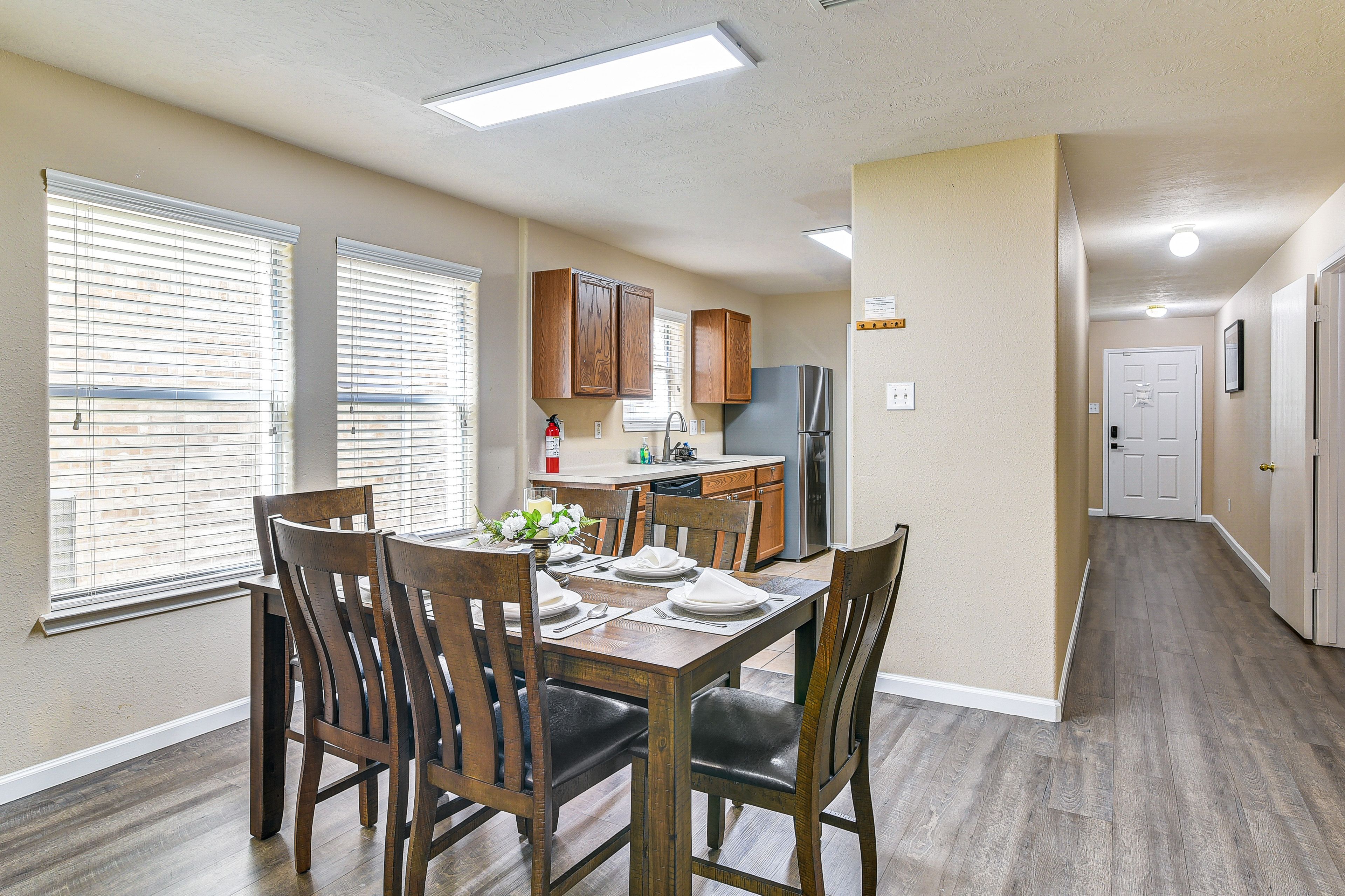 Dining Table | Dishware & Flatware Provided