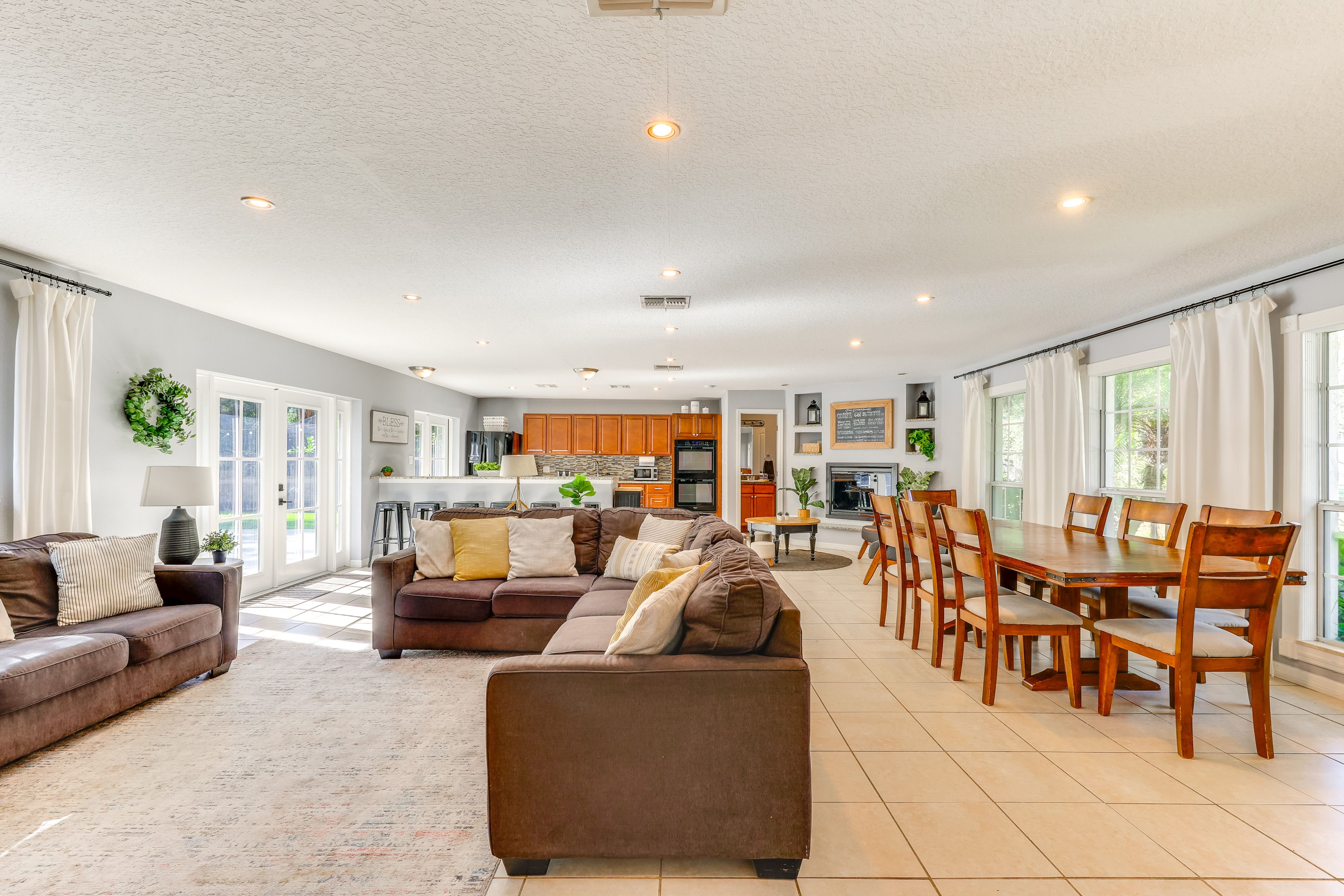 Oviedo Vacation Rental | 4BR | 2.5BA | 2,200 Sq Ft | Step-Free Access