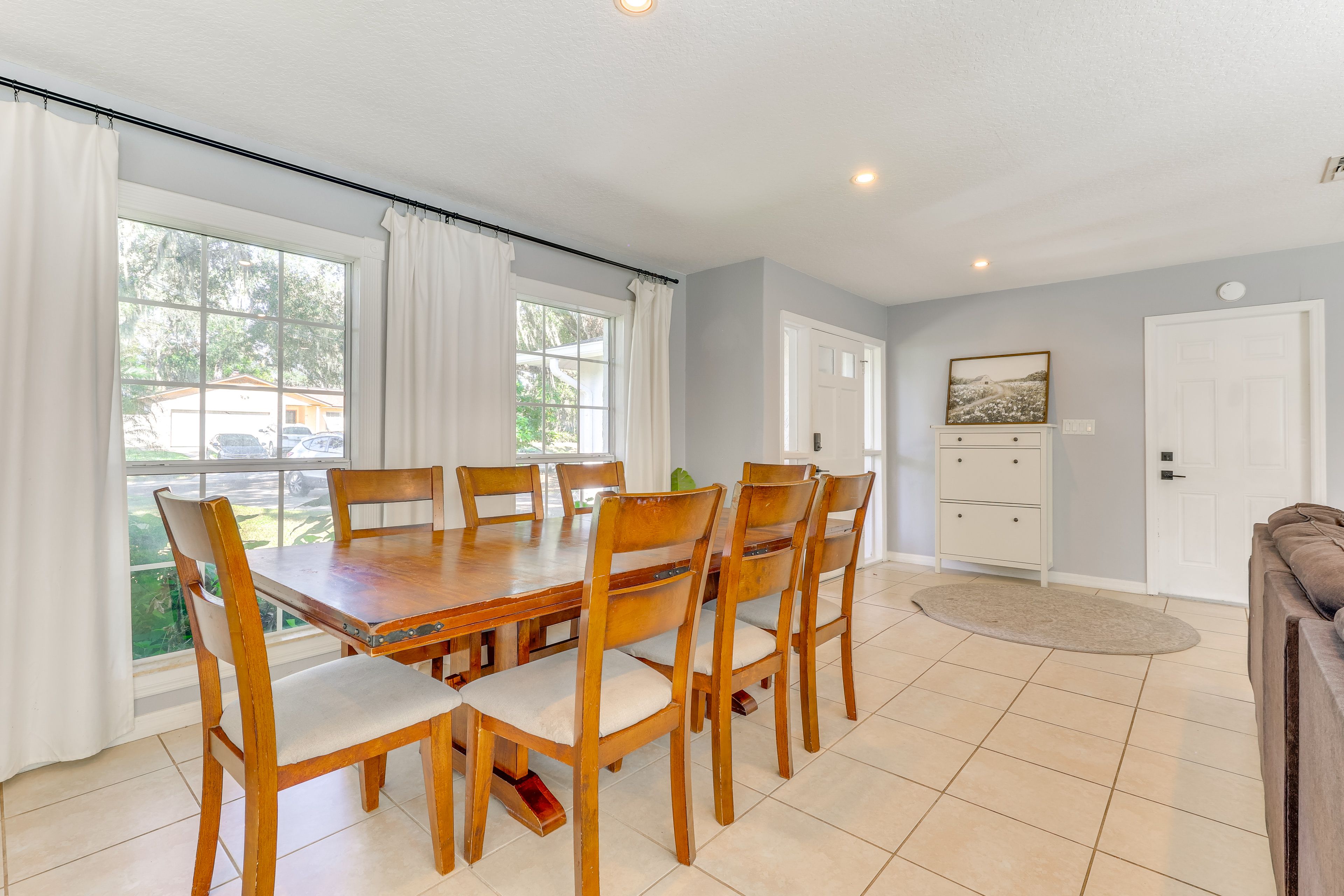 Dining Area | Dishware/Flatware Provided