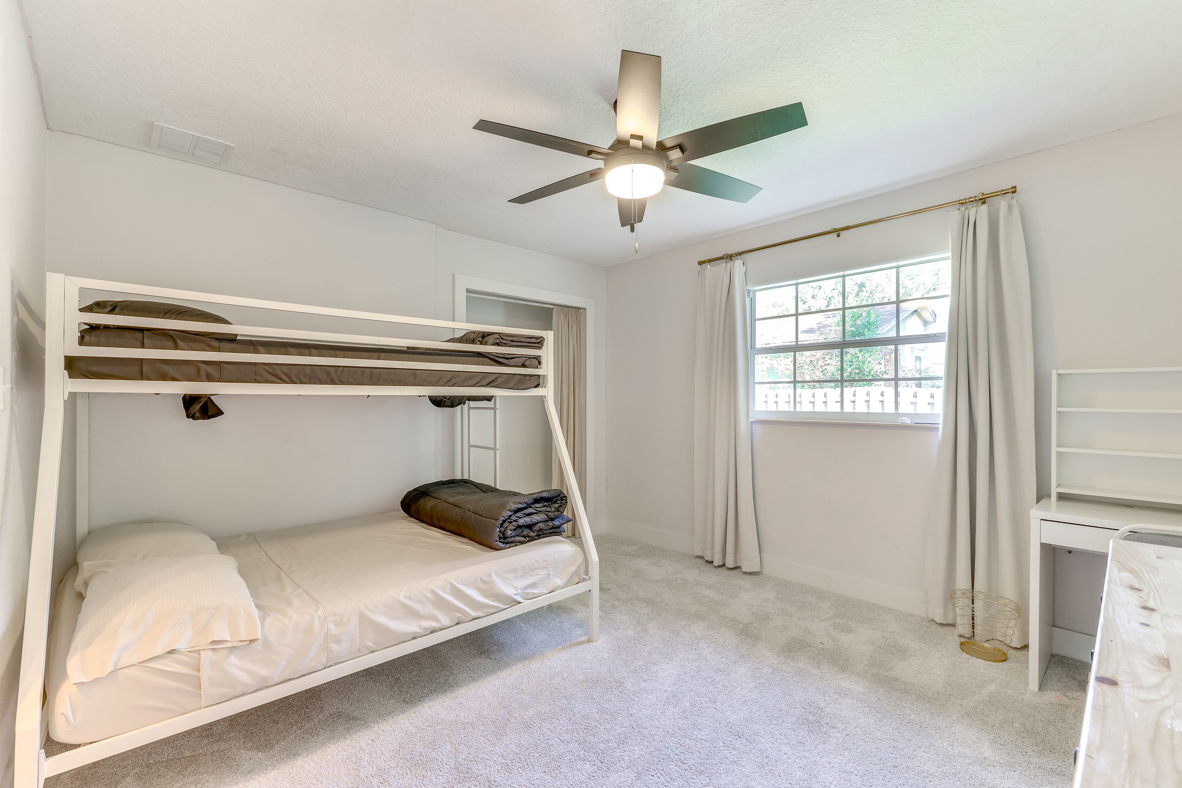 Bedroom 4 | Twin/Full Bunk Bed | Workstation