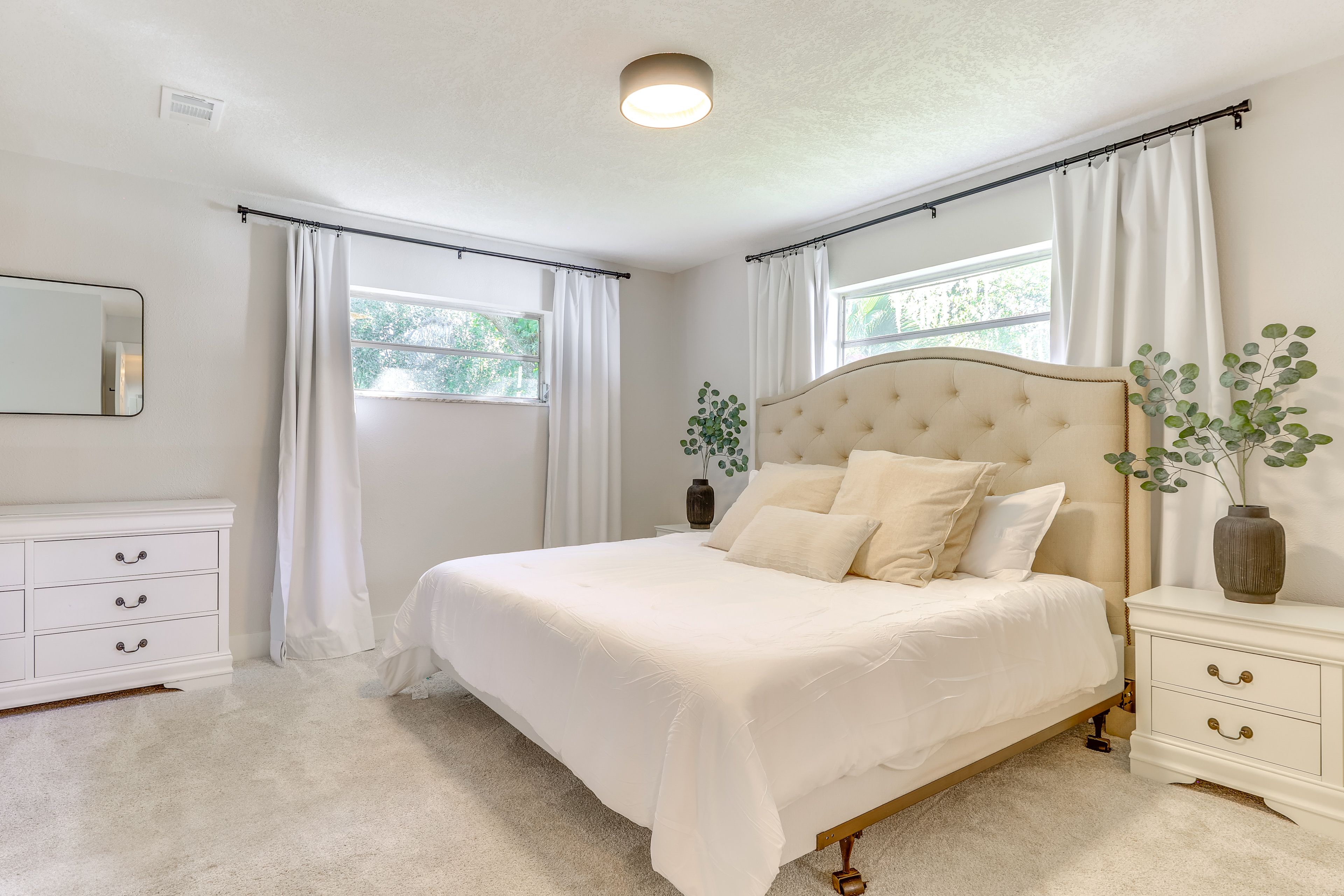 Bedroom Suite | King Bed