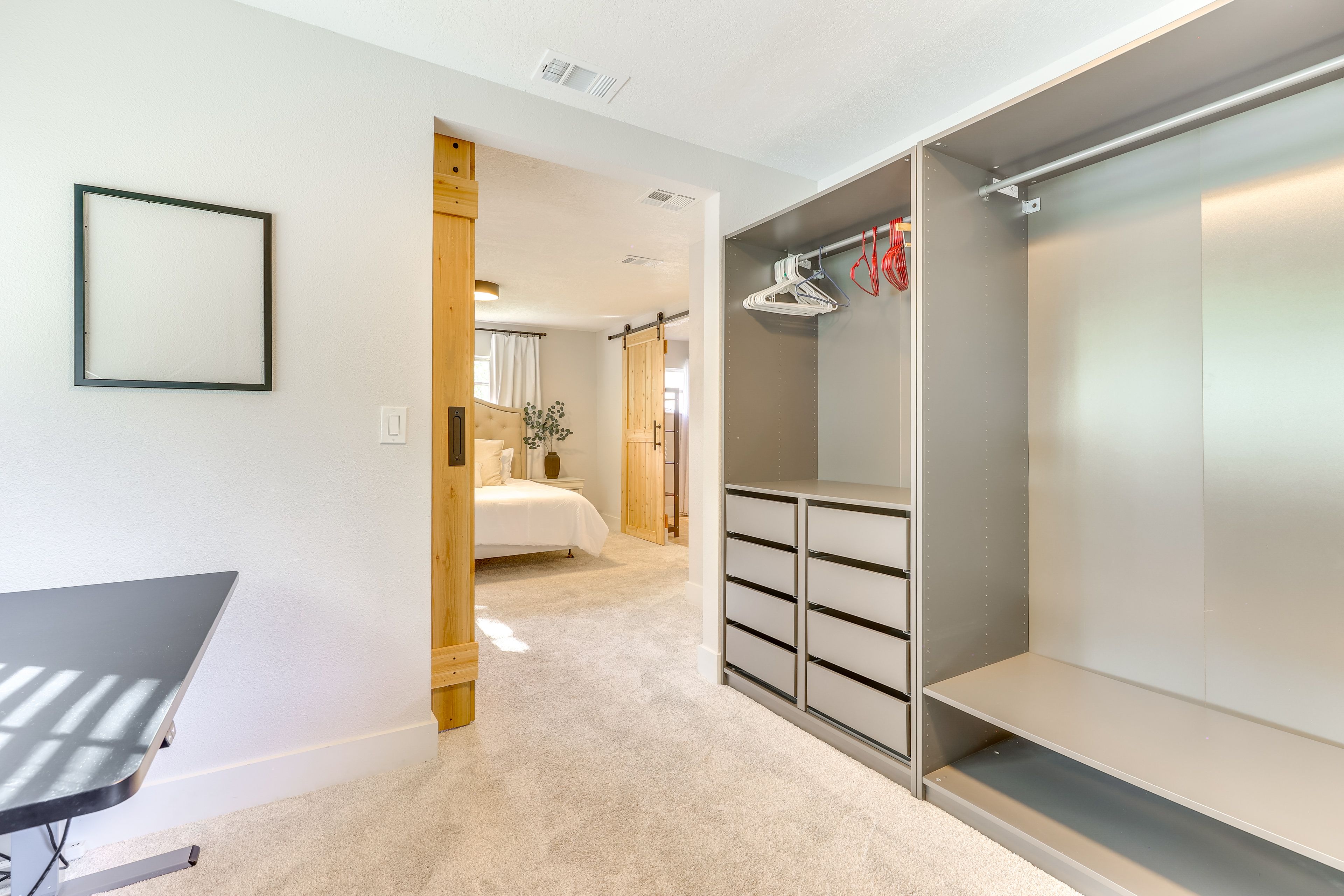 Walk-In Closet | Standing Desk