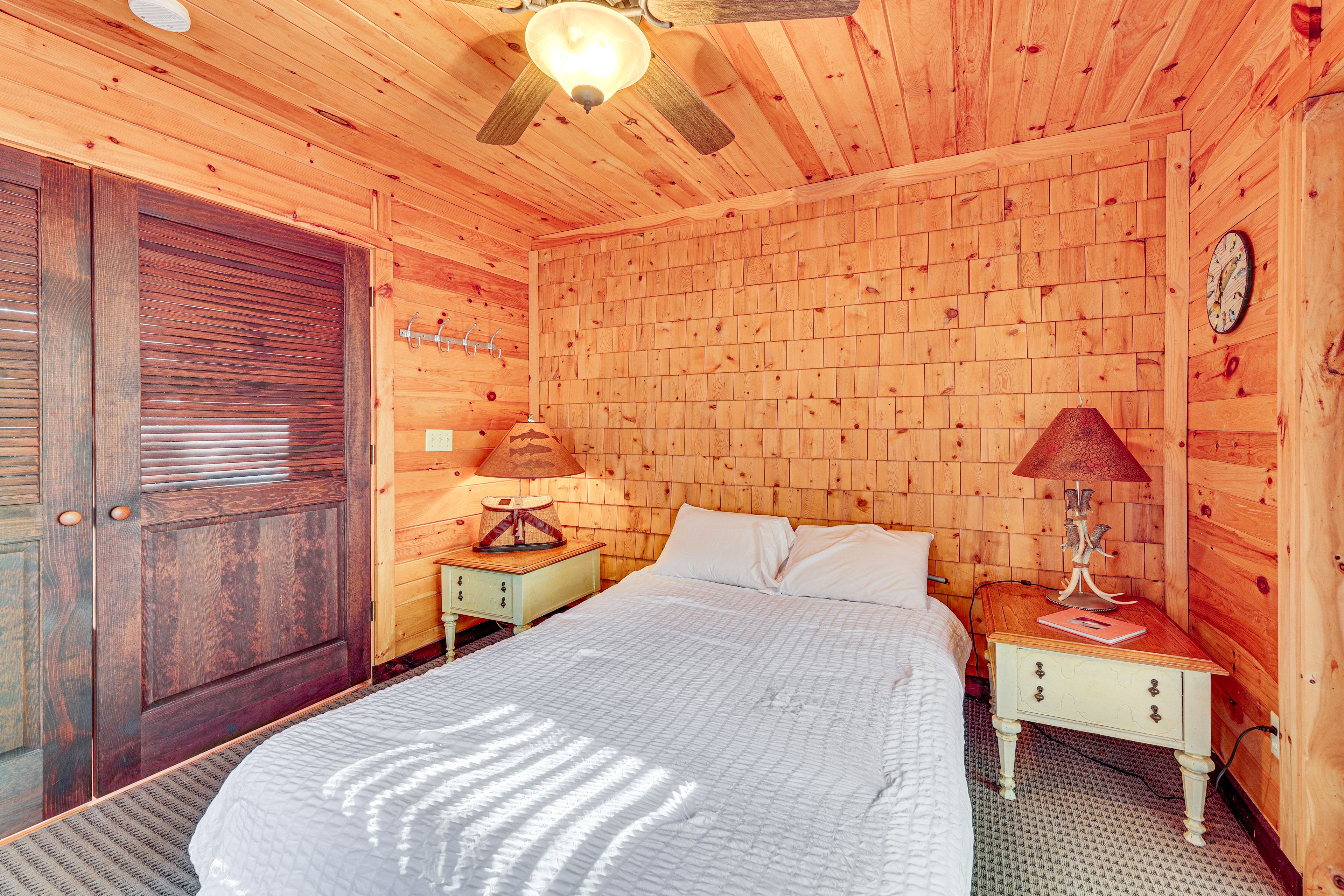 Bedroom 2 | Queen Bed | En-Suite Bathroom