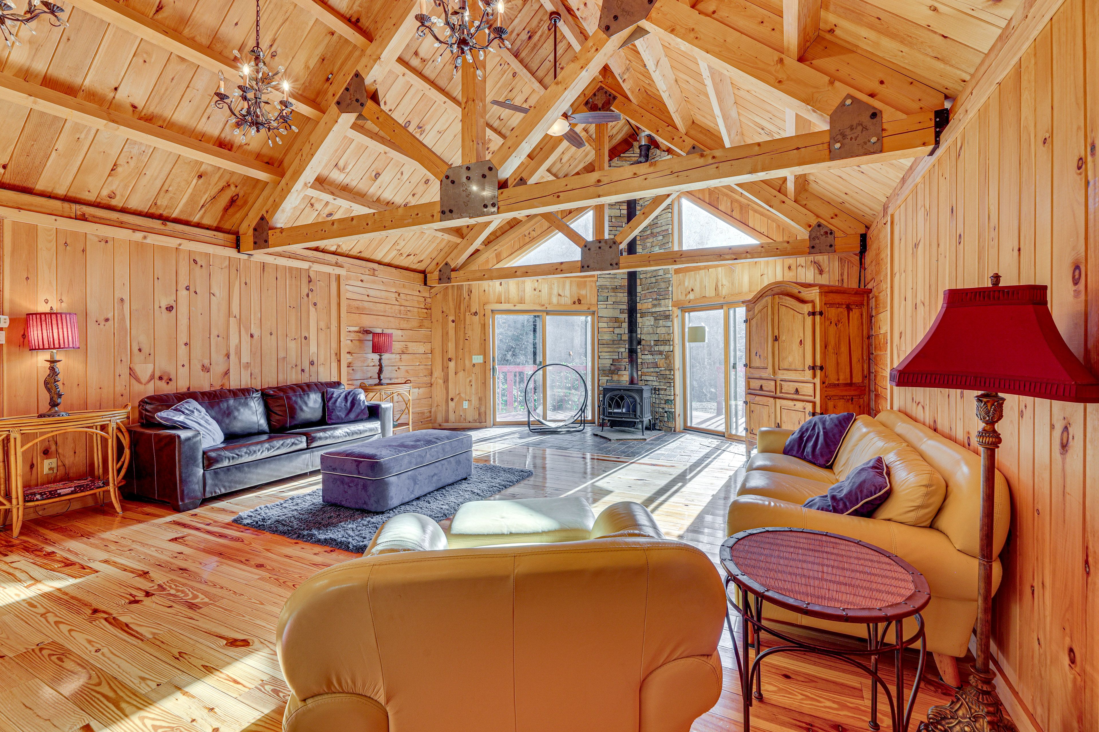 Living Room | Sleeper Sofa | Flat-Screen TV | Wood-Burning Stove | Free WiFi
