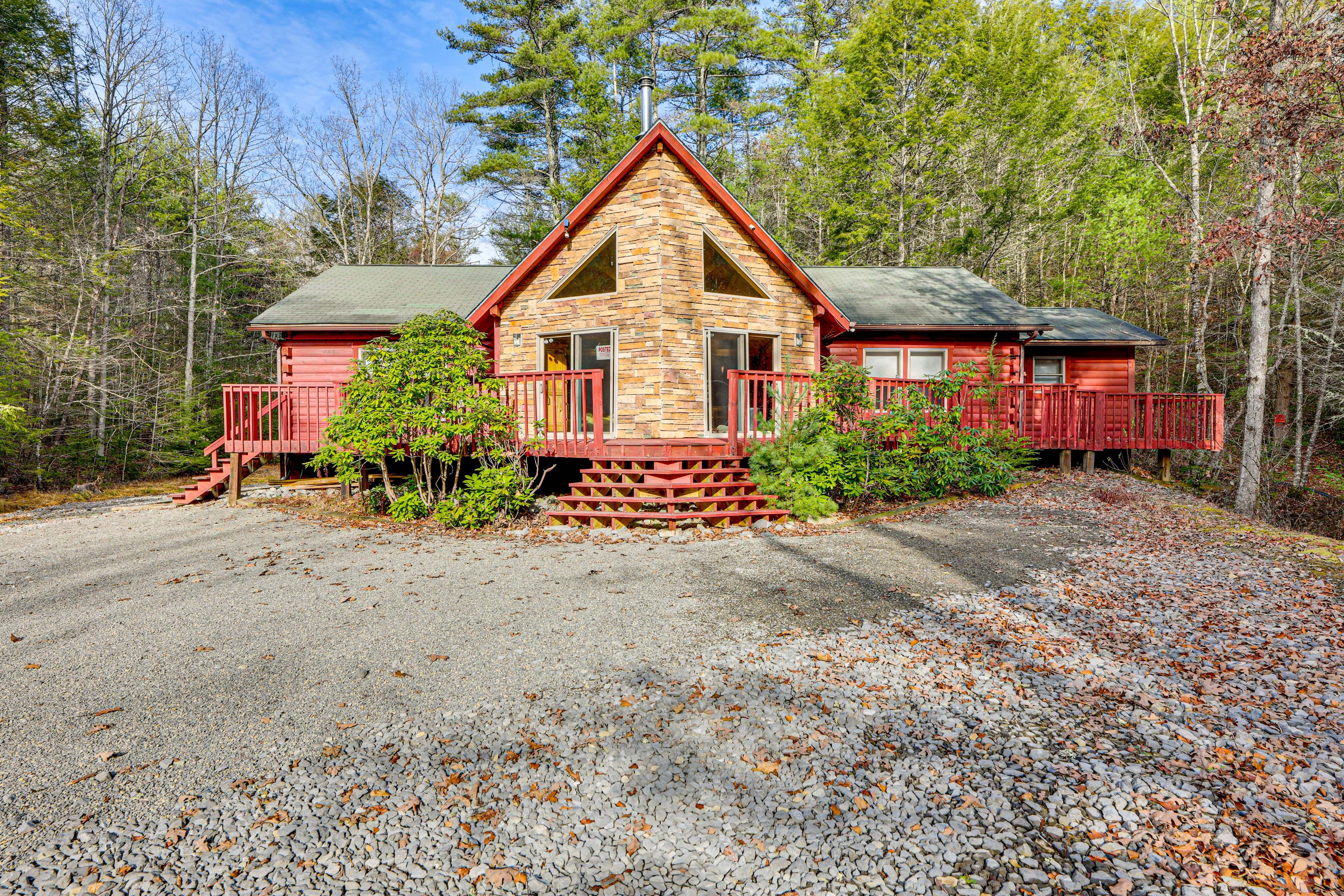 Exterior | Secluded Location on 16 Acres