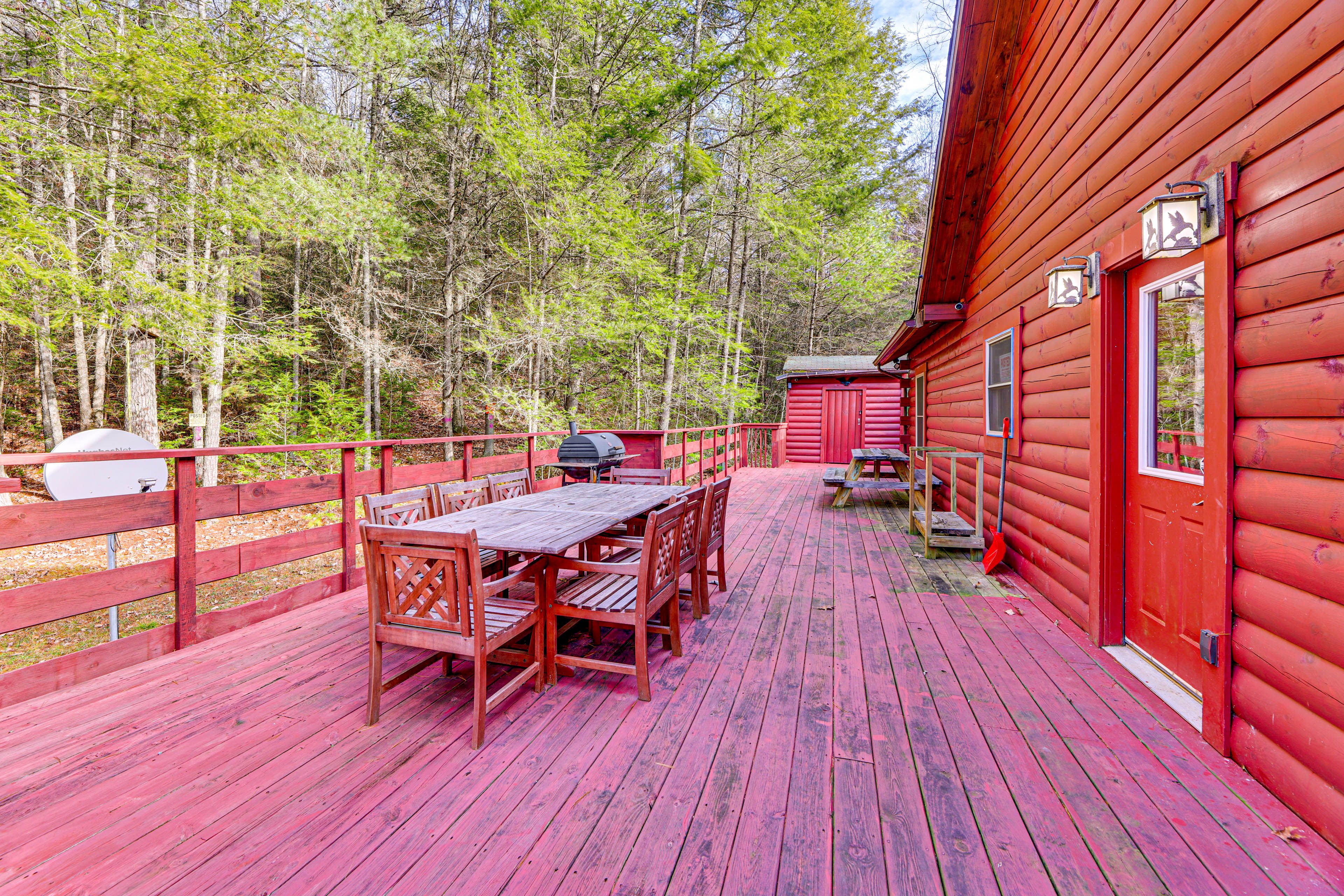 Deck | Charcoal Grill | Outdoor Seating & Dining | Creek Views & Access