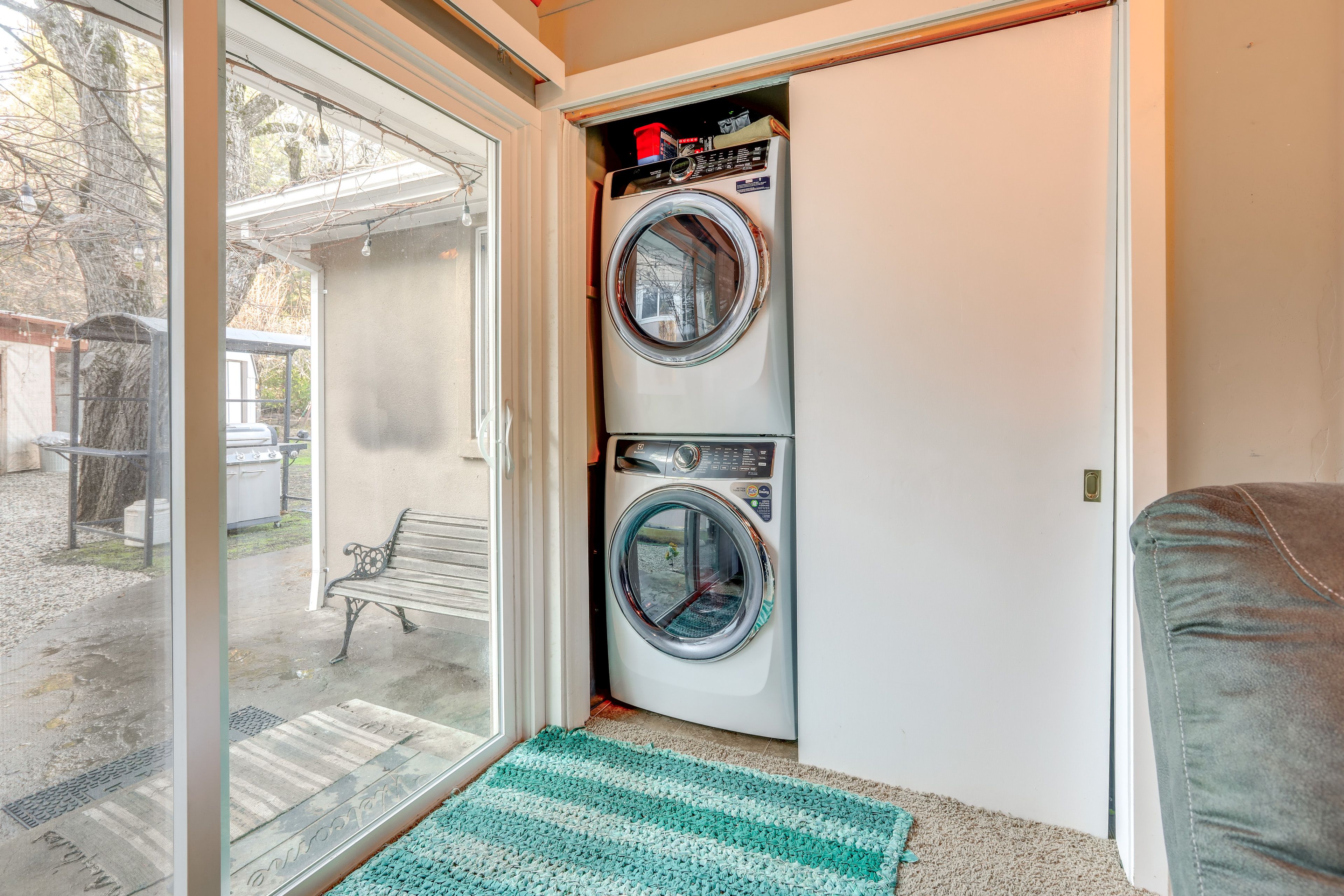Washer & Dryer | Detergent Provided