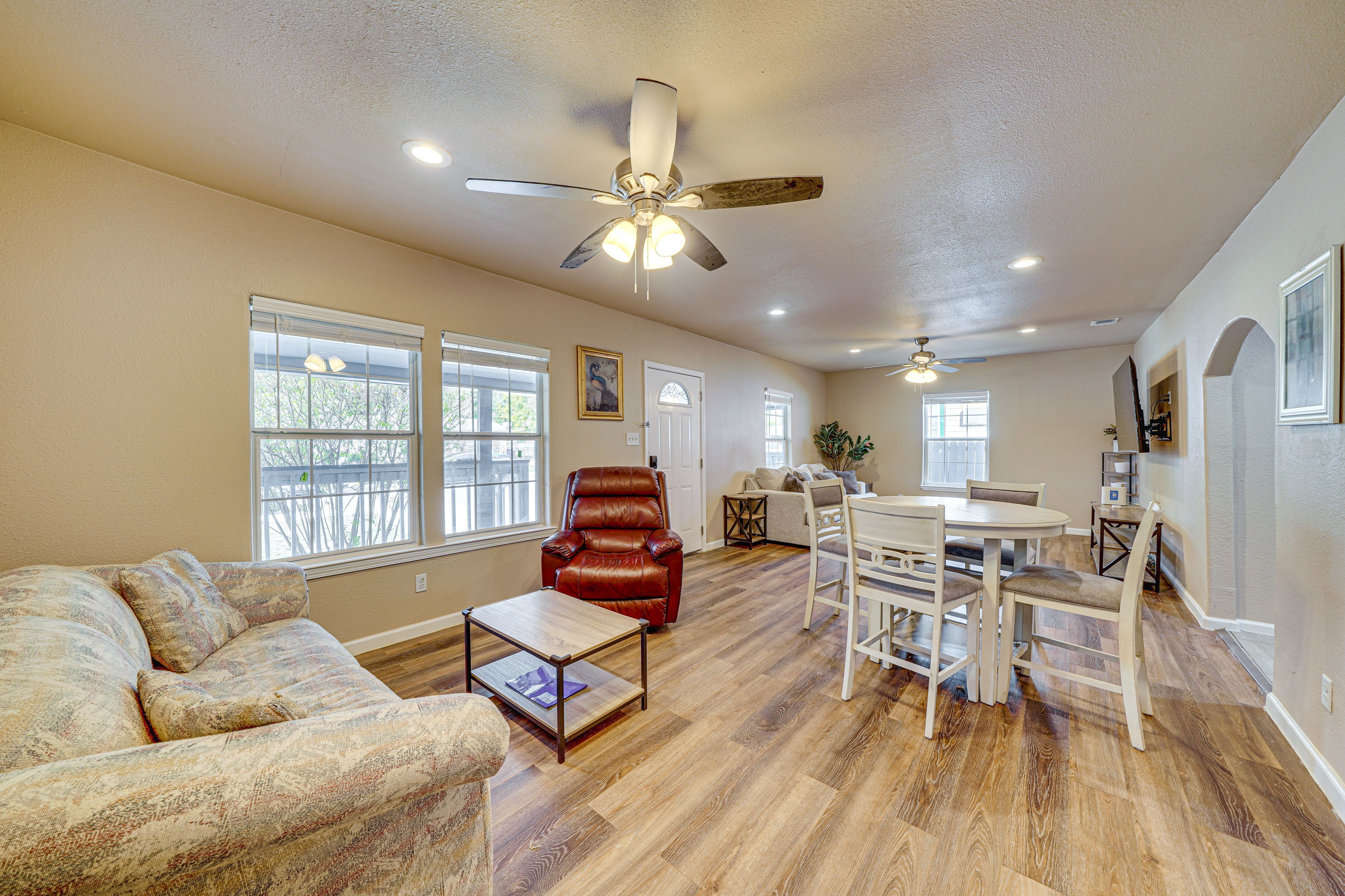 Family Room | Queen Sleeper Sofa