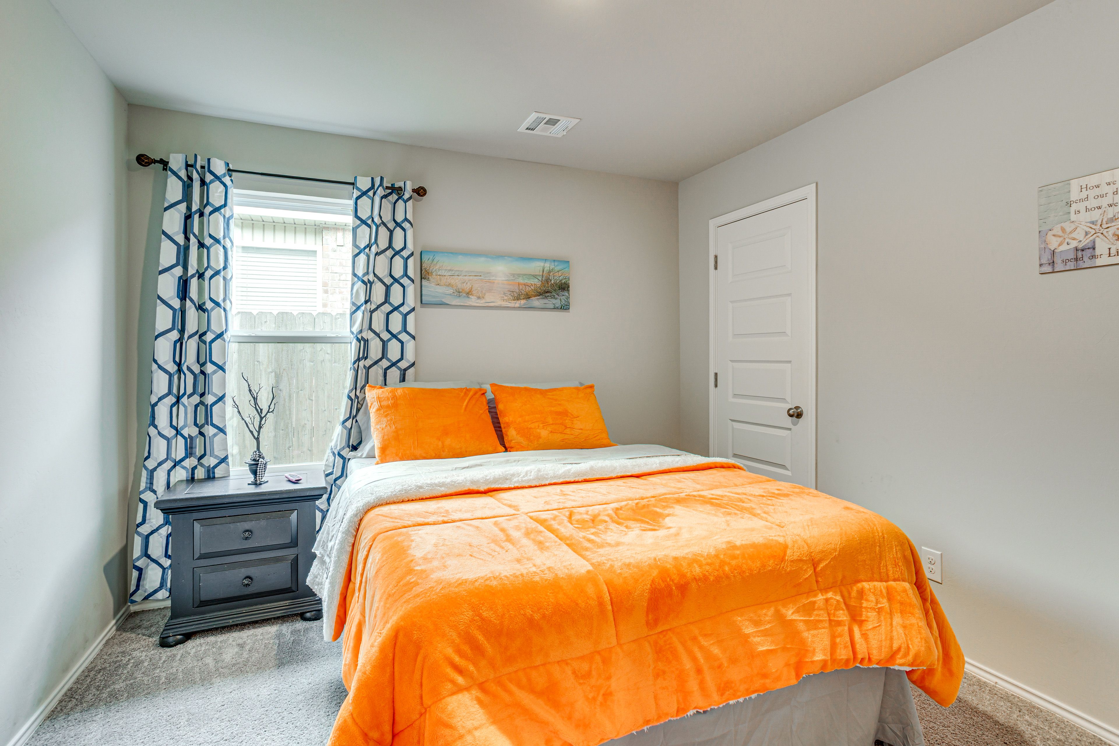 Bedroom 3 | Queen Bed