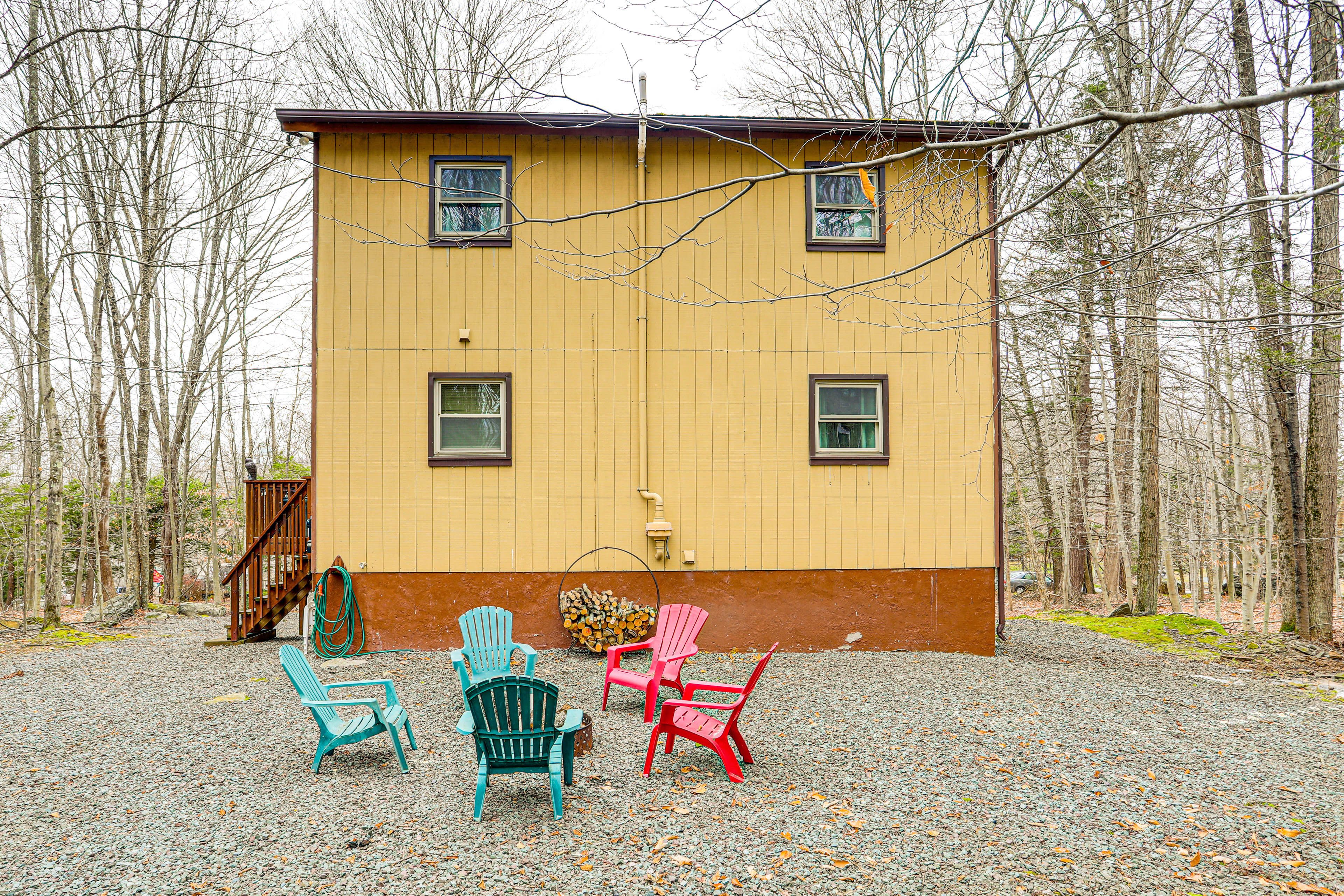 Fire Pit | Outdoor Seating