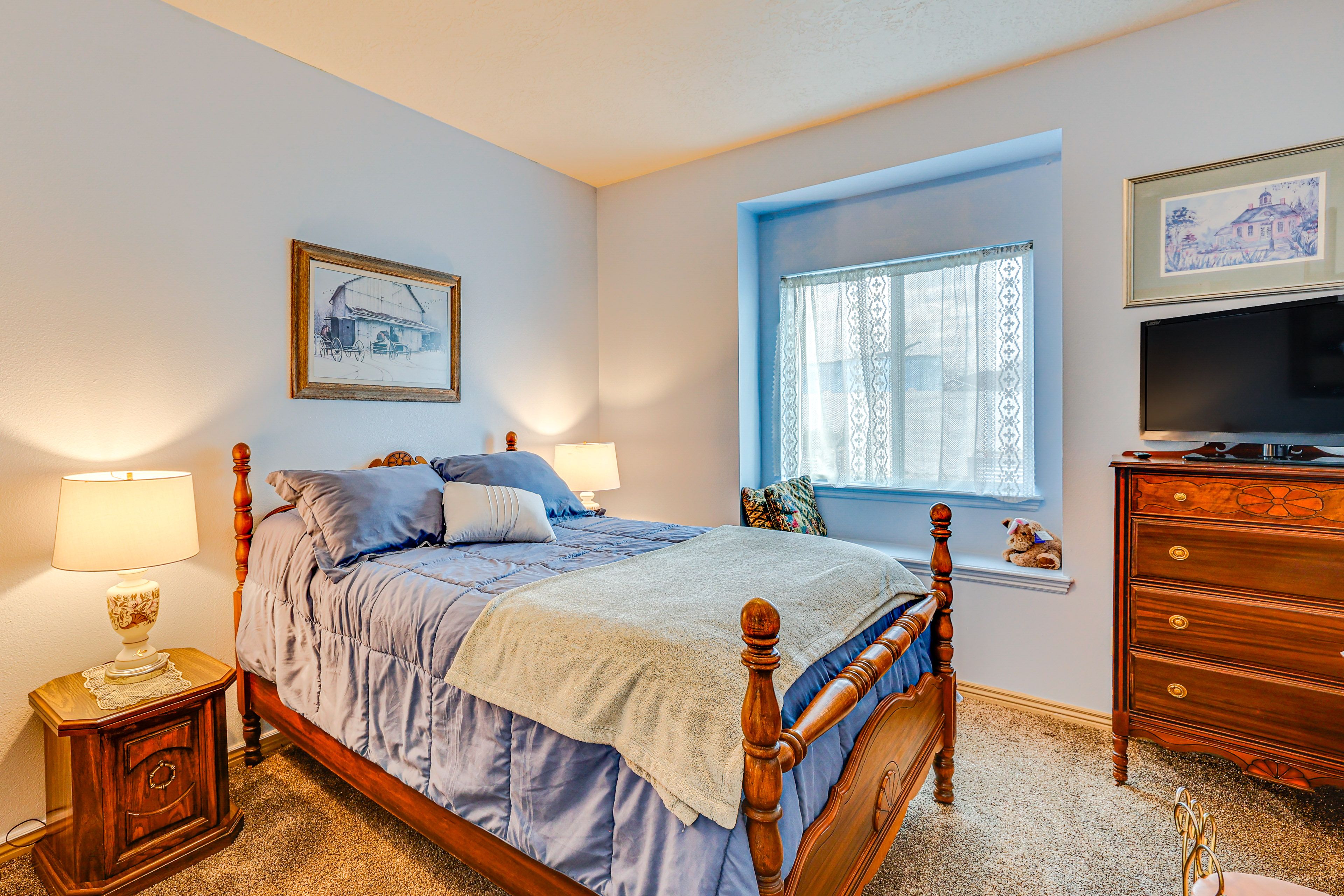 Bedroom 1 | Queen Bed | Linens Provided