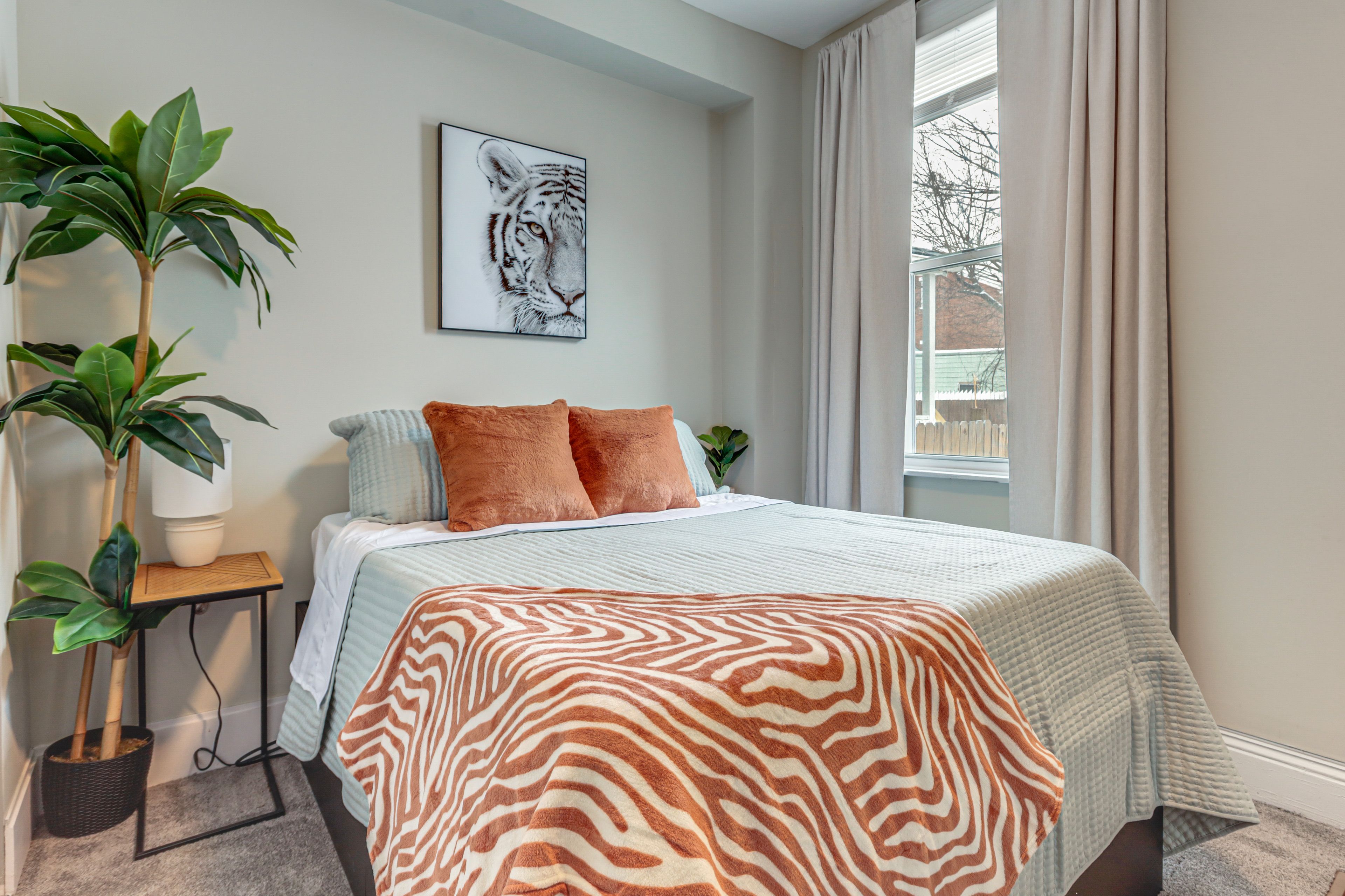 Bedroom 3 | Queen Bed | 1st Floor