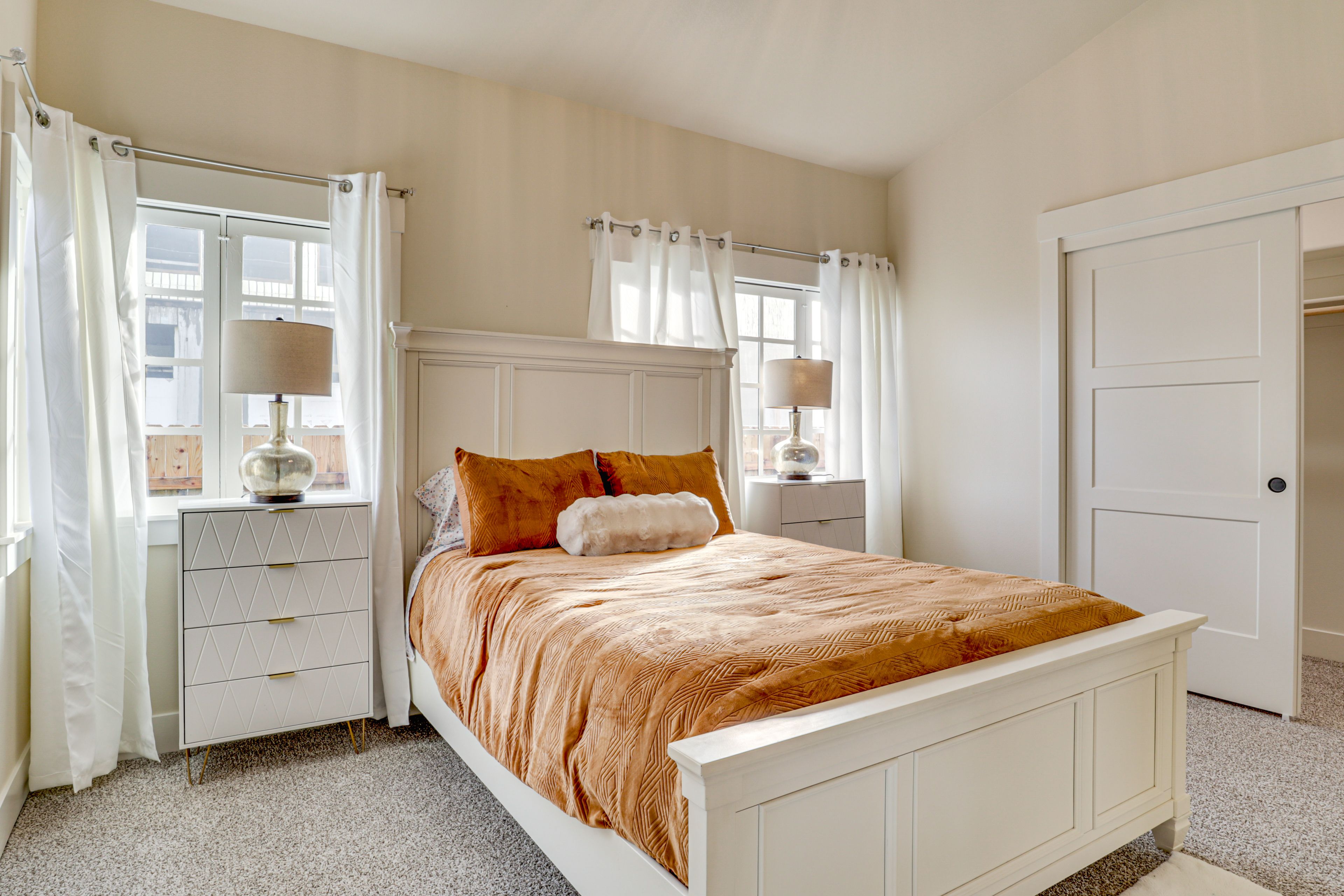 Bedroom 4 | Queen Bed | 1st Floor