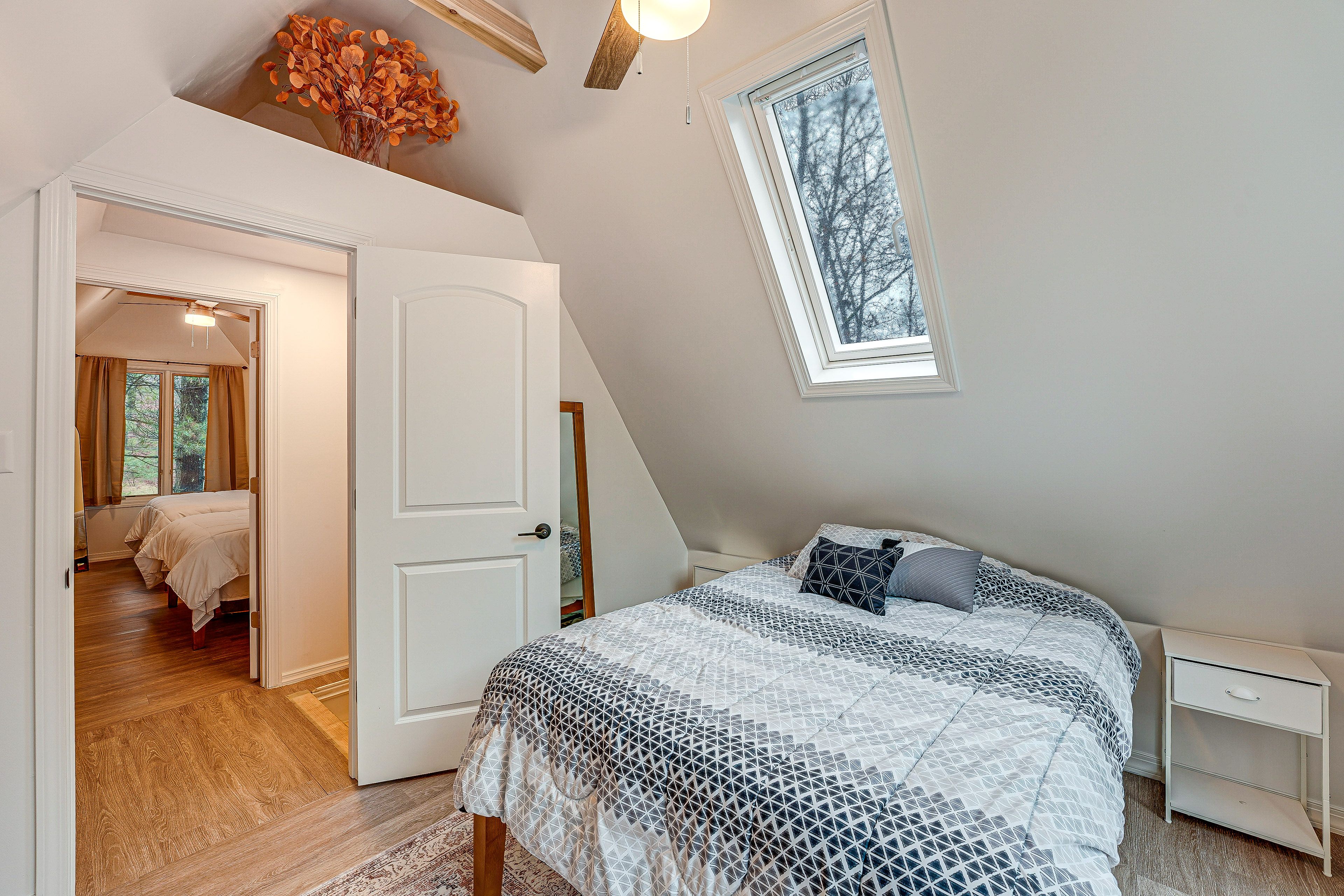 Bedroom 2 | Full Bed | 2nd Floor