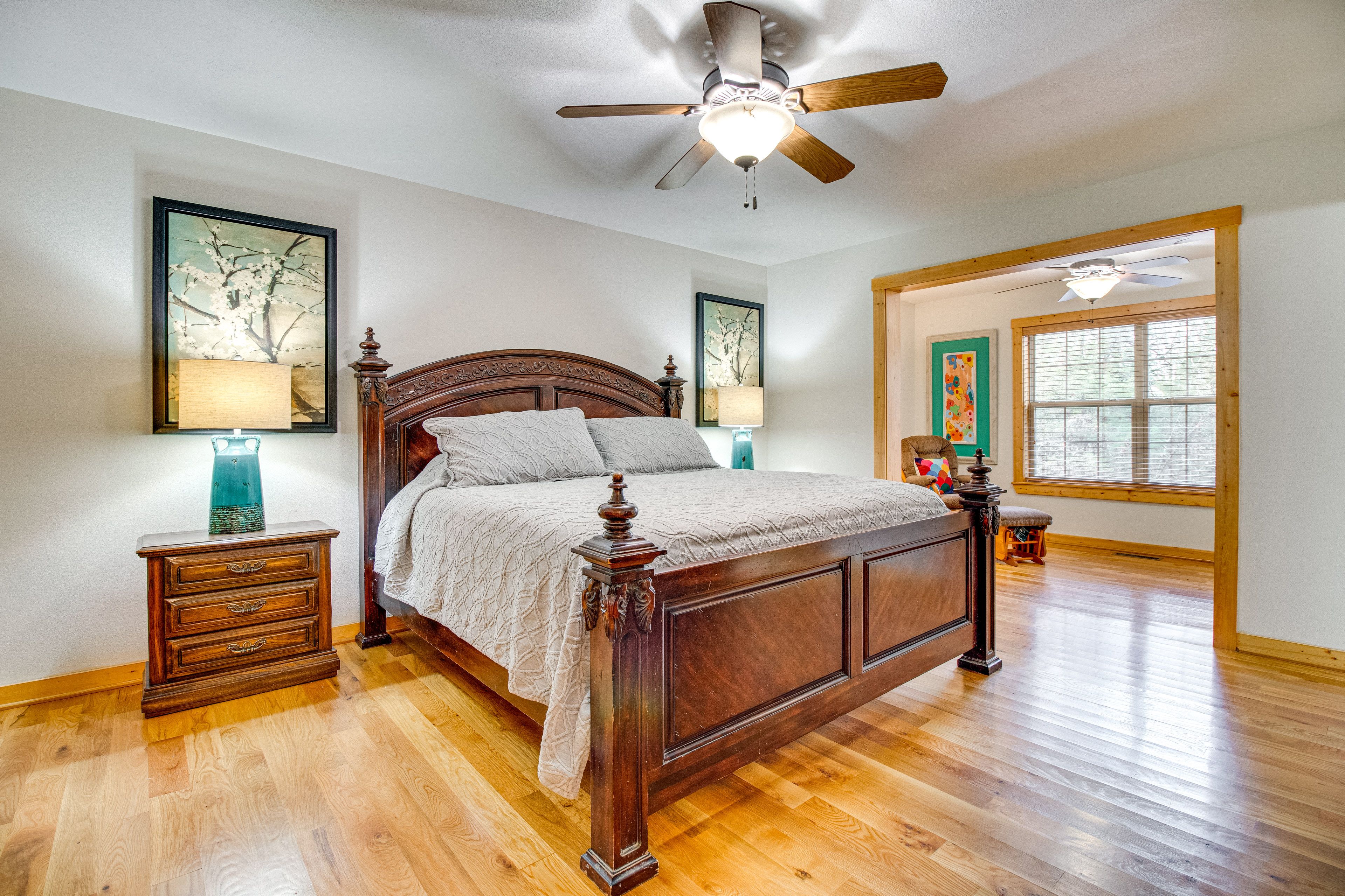 Bedroom 1 | King Bed | Smart TV